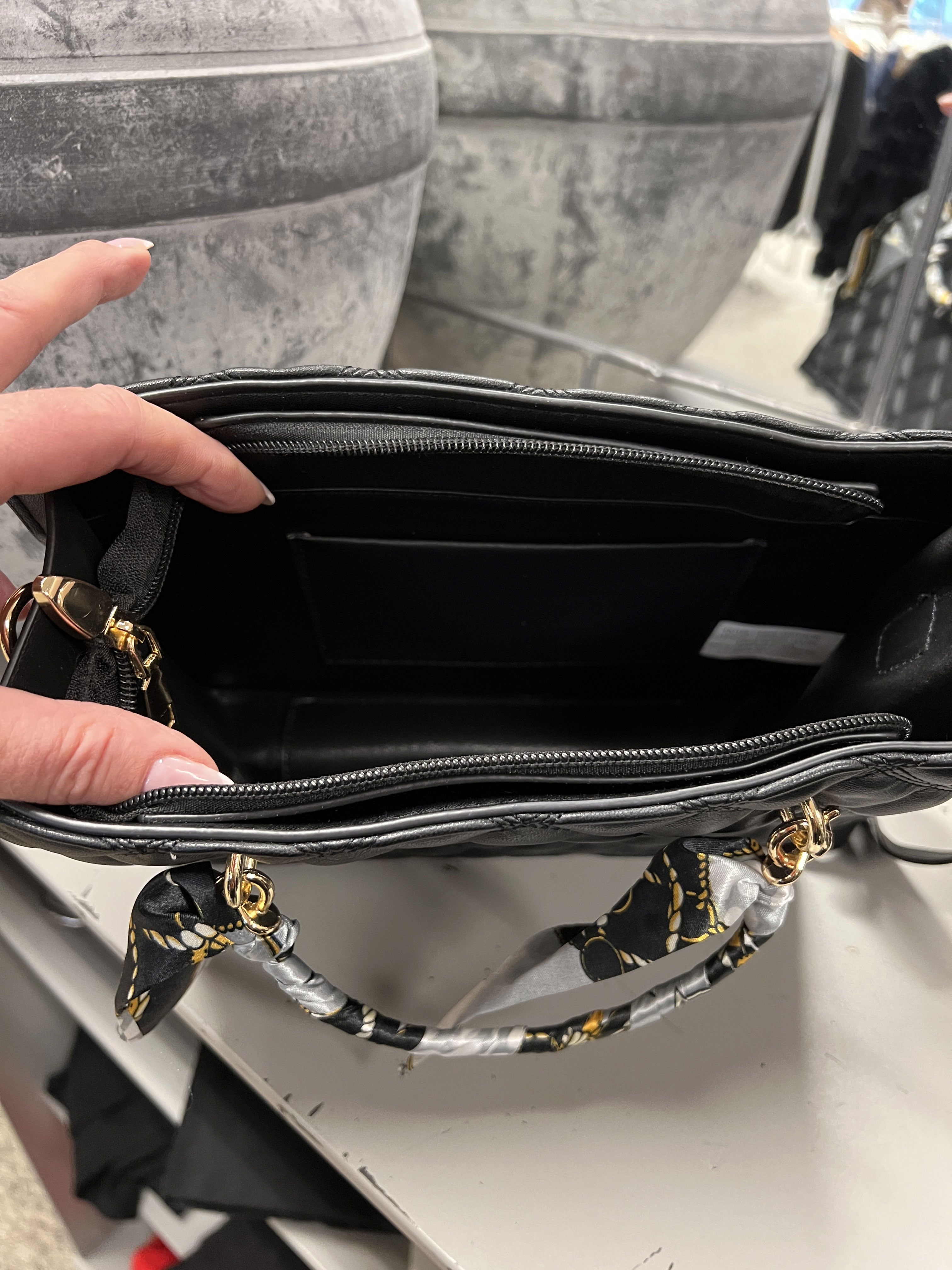 Irena - Djärv quiltad väska med halsduk