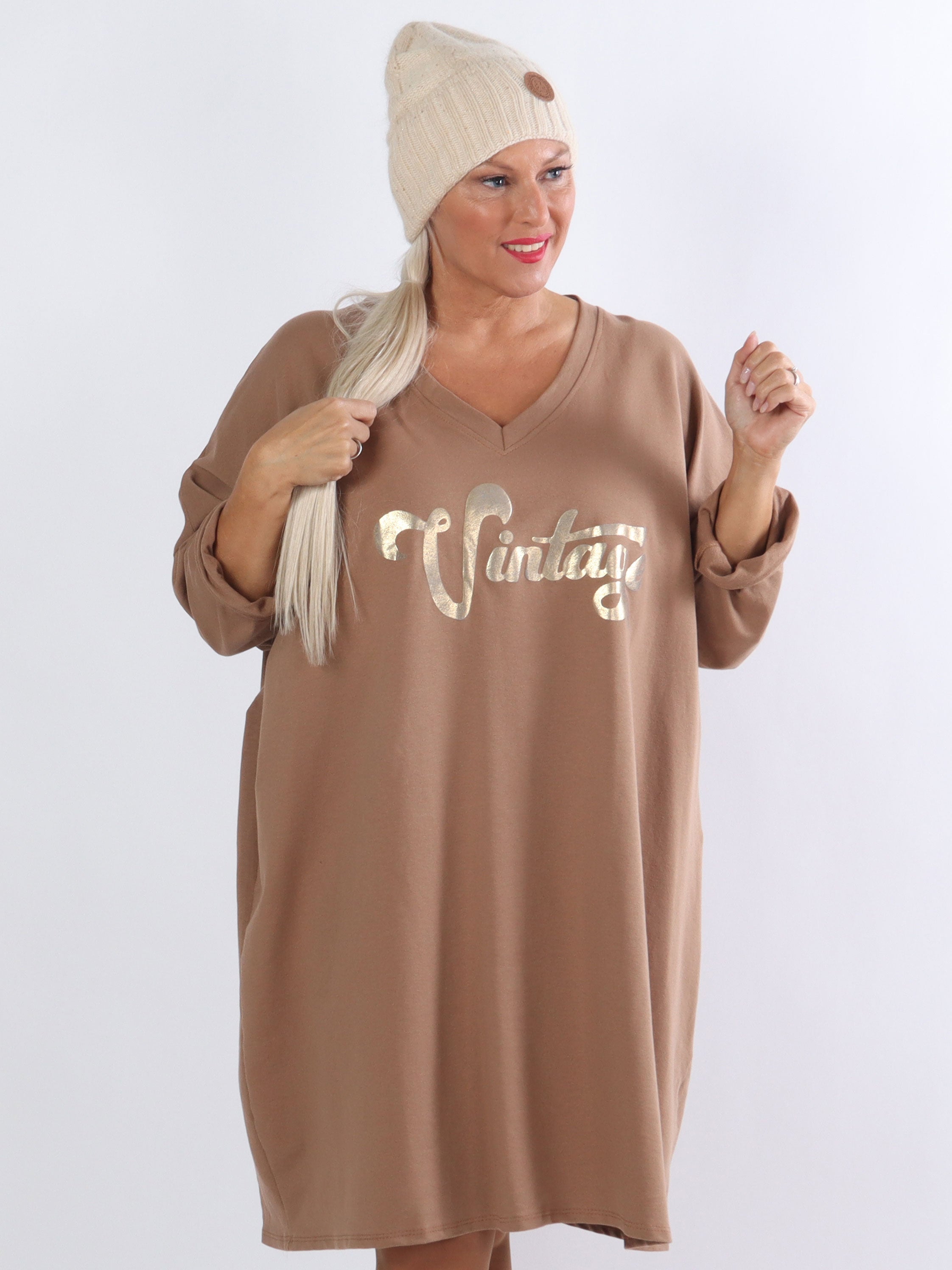 Liana - Plus size joggingklänning med guldtryck