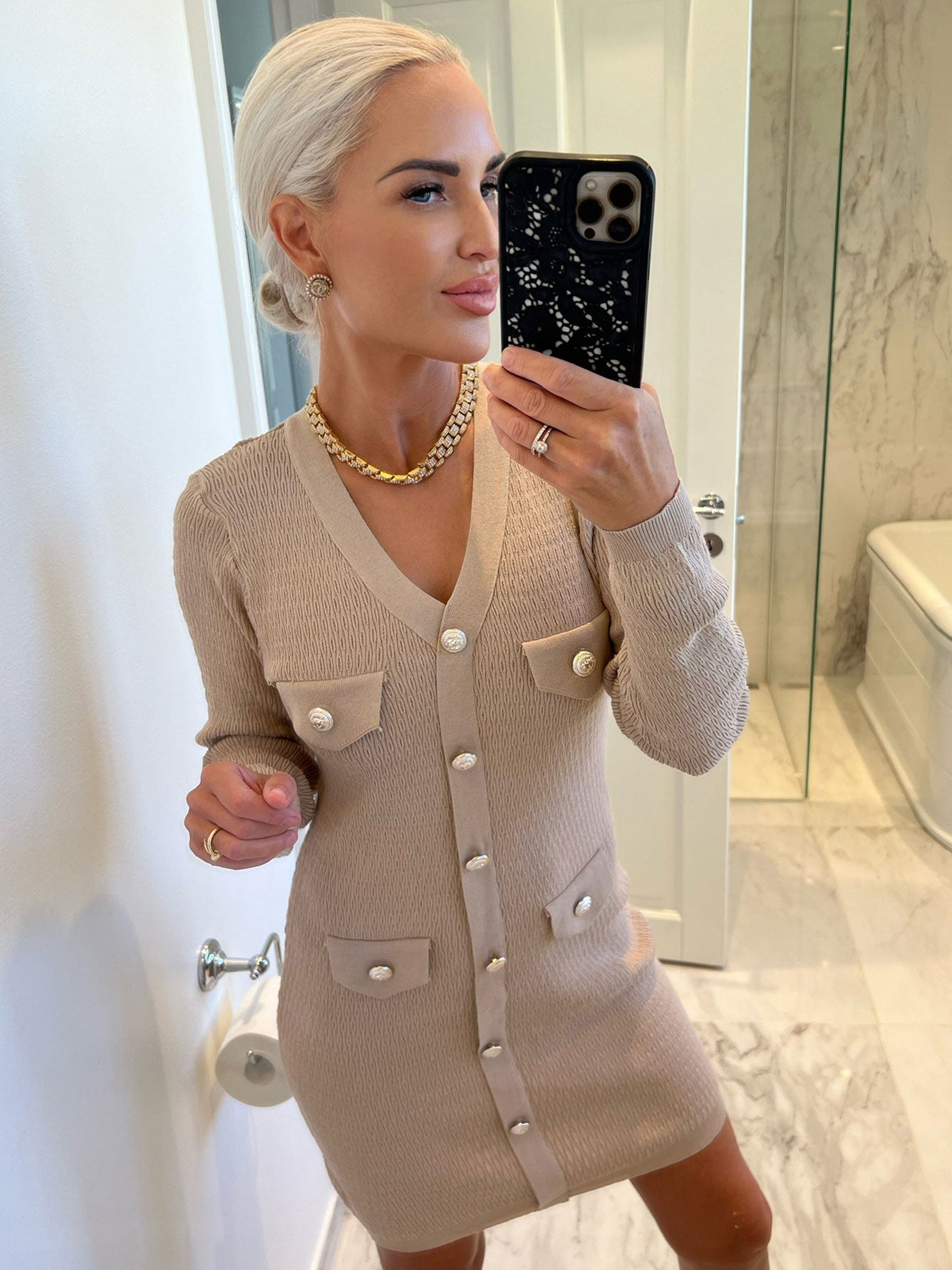 Melody -  Vacker klänning i viskos med guldknappar