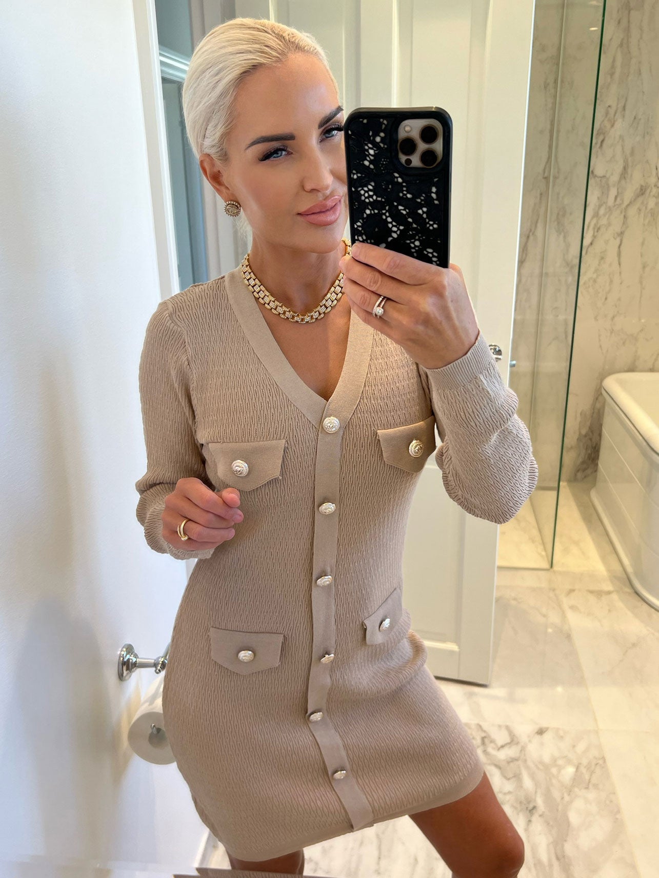 Melody -  Vacker klänning i viskos med guldknappar