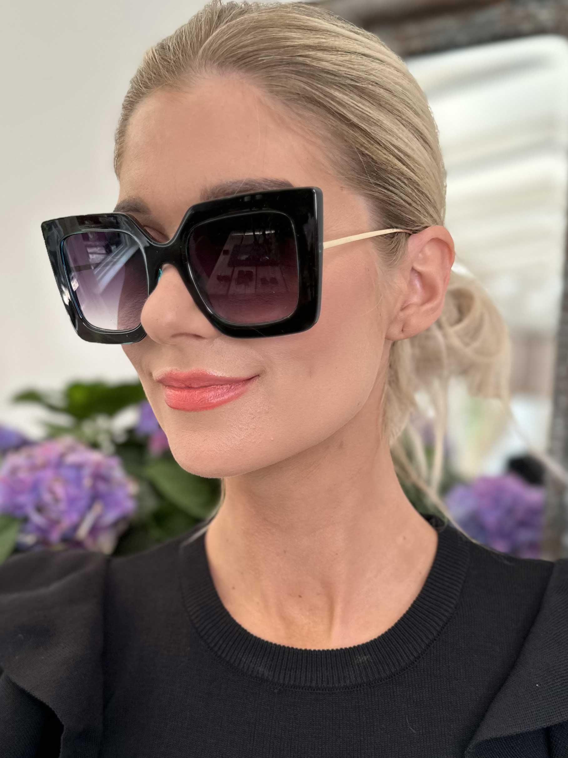 India Animal - Svarta solglasögon med guldbågar - Brown