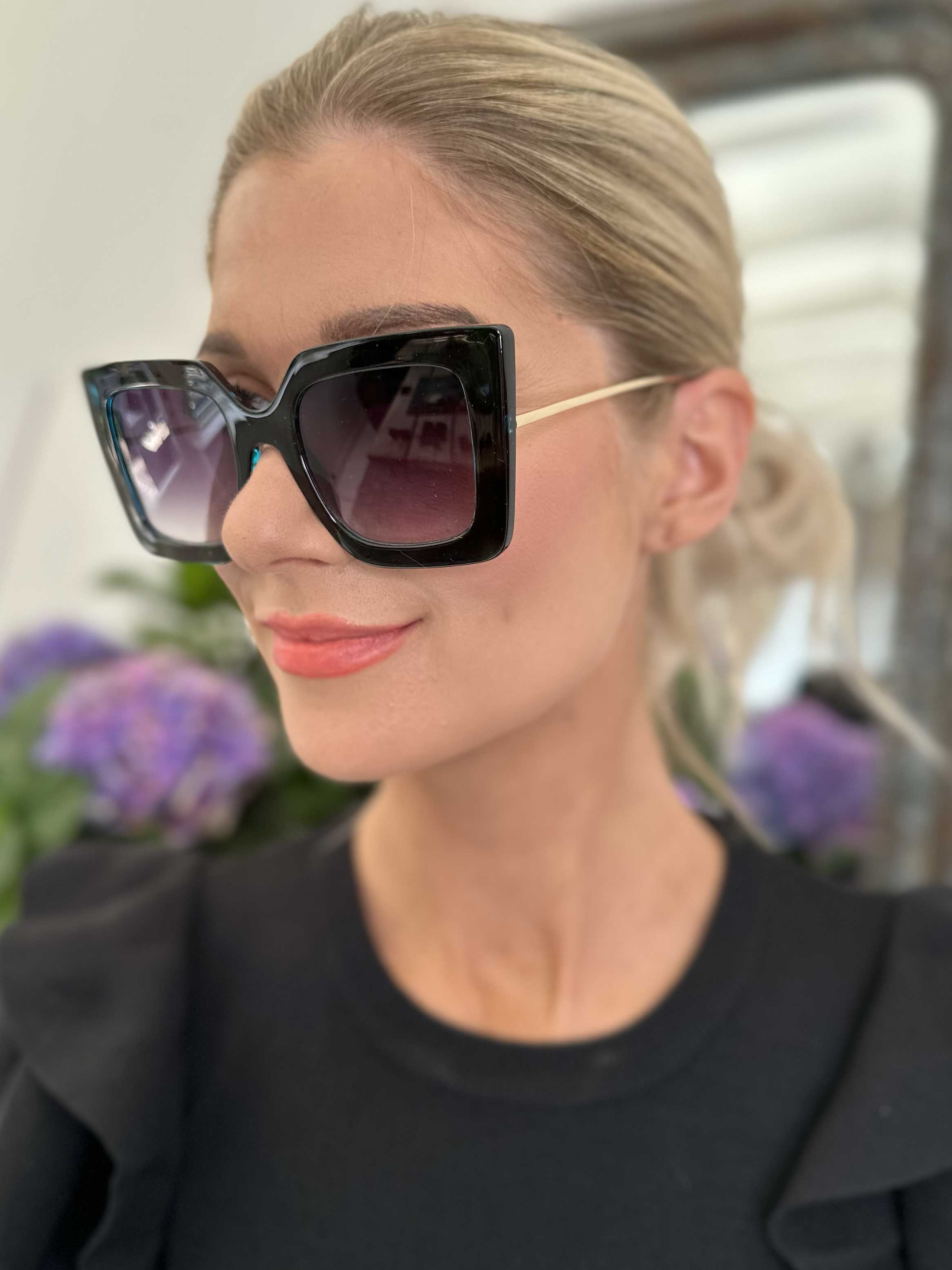 India Animal - Svarta solglasögon med guldbågar - Turquoise