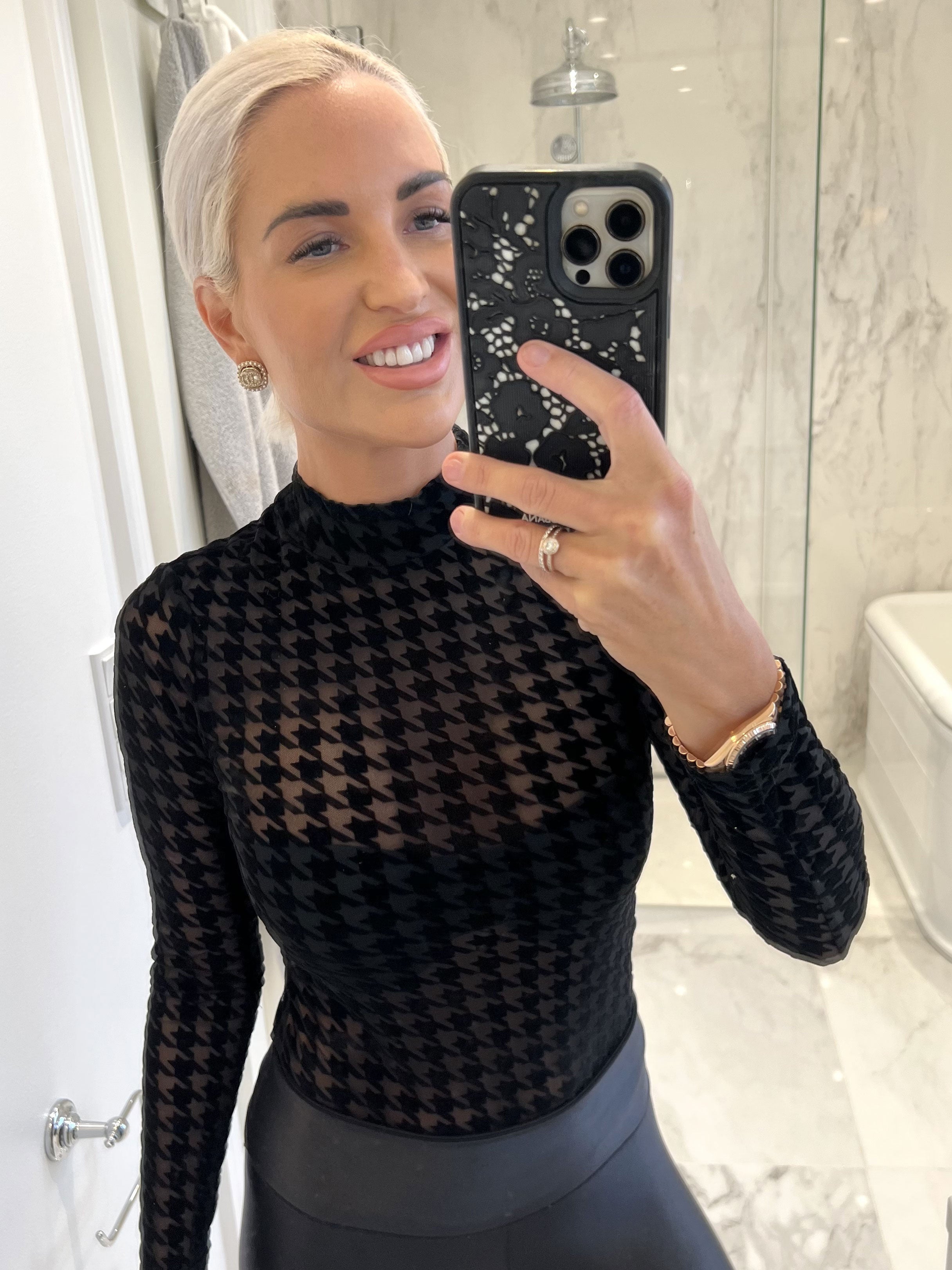 Liva - Mjuk mesh topp med hundtandsmönster