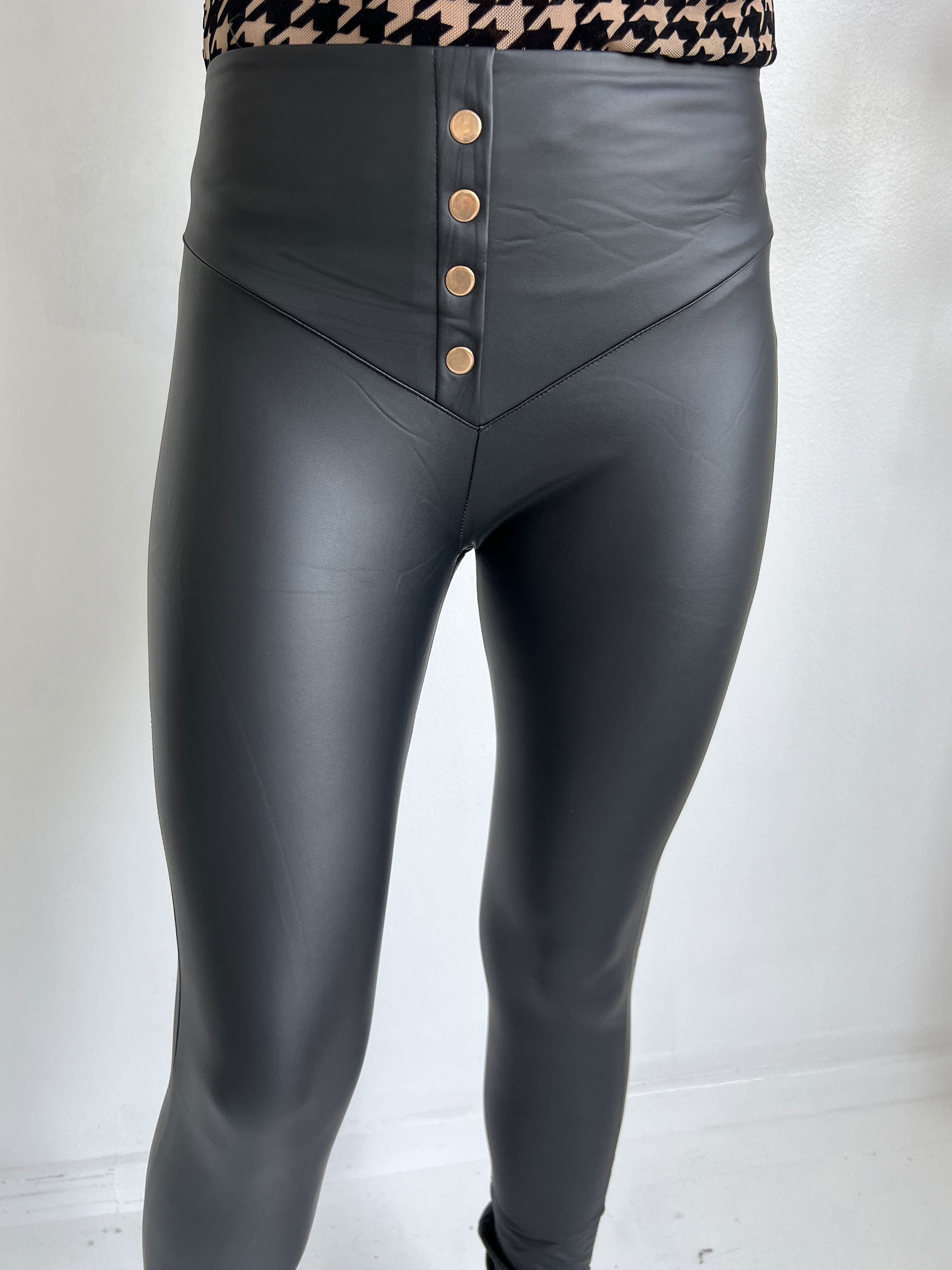 Malia - leggings i svart läderlook