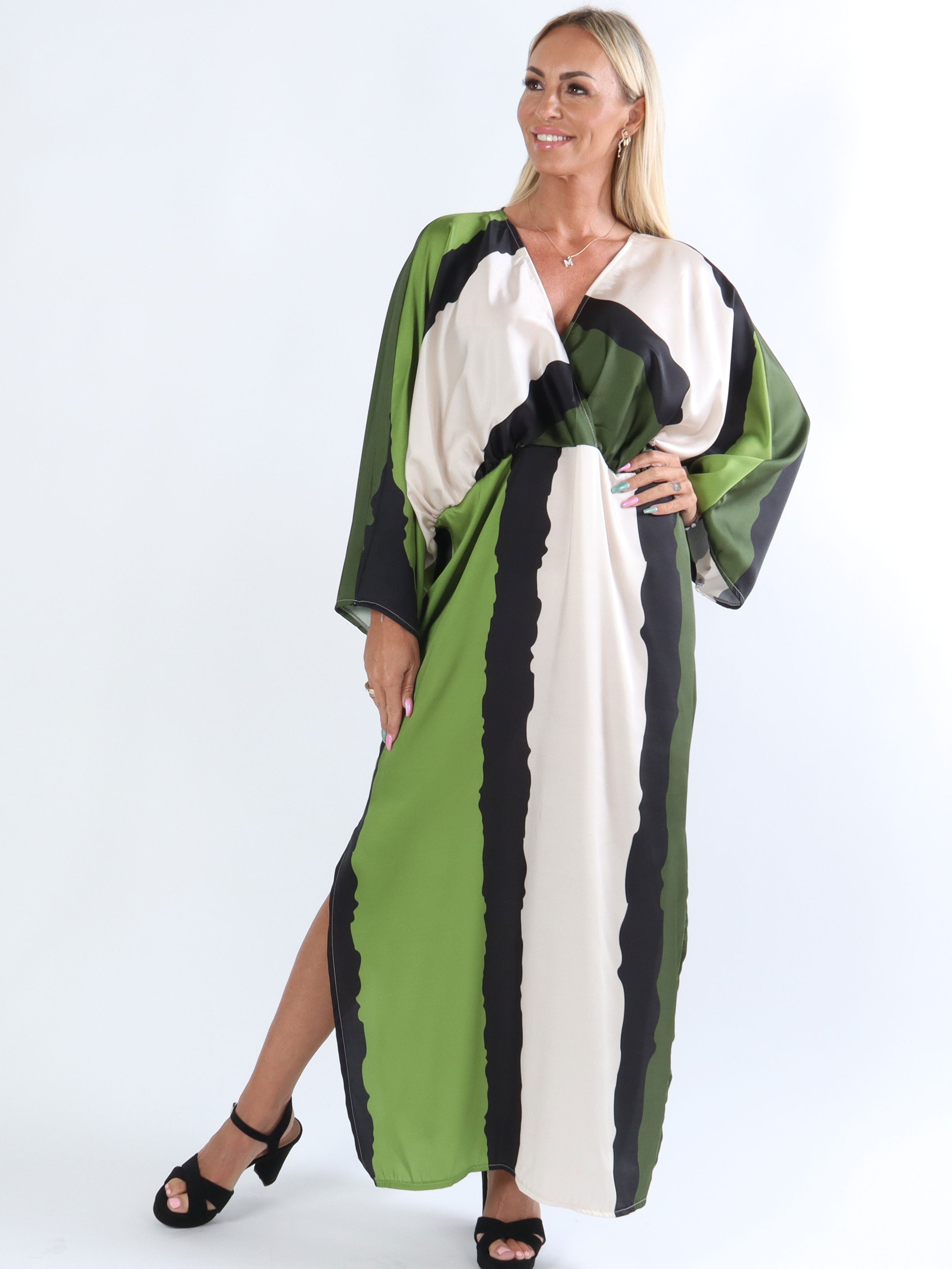 Dita - Lång vacker plus size klänning i silke look