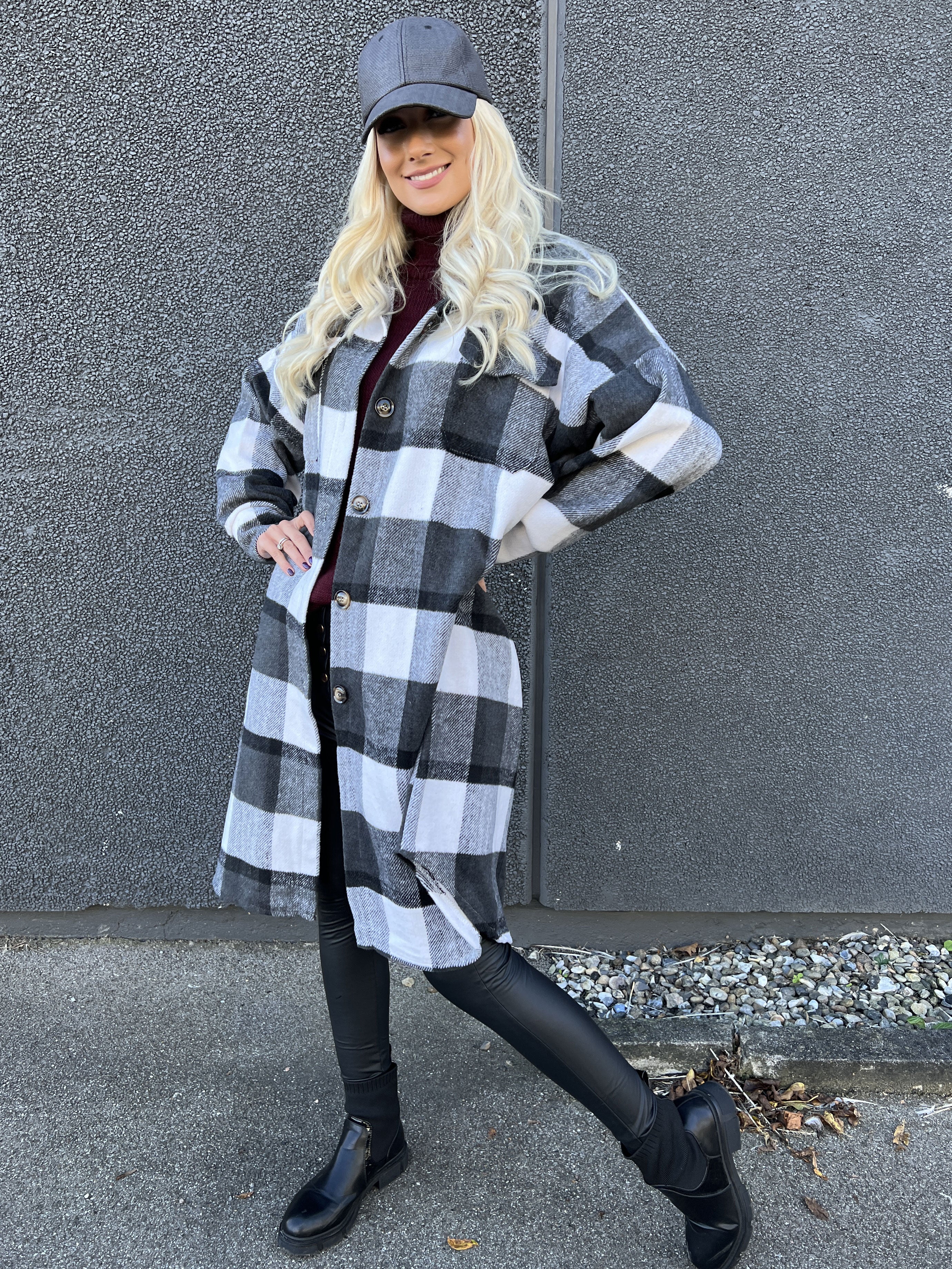 Natalia - Lång rutig jacka med knappar