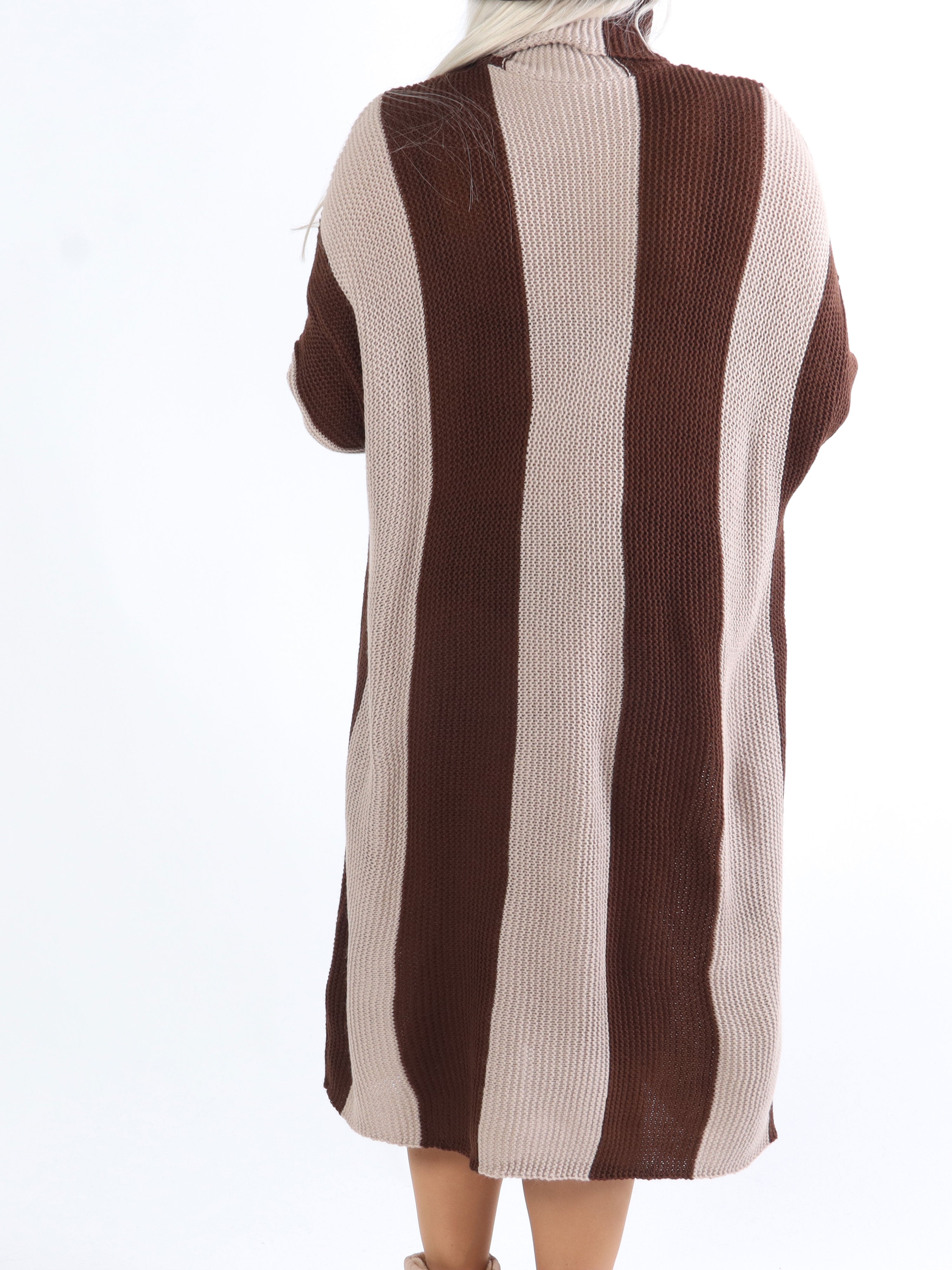 Alitta - Plus size stickad klänning med rullhals