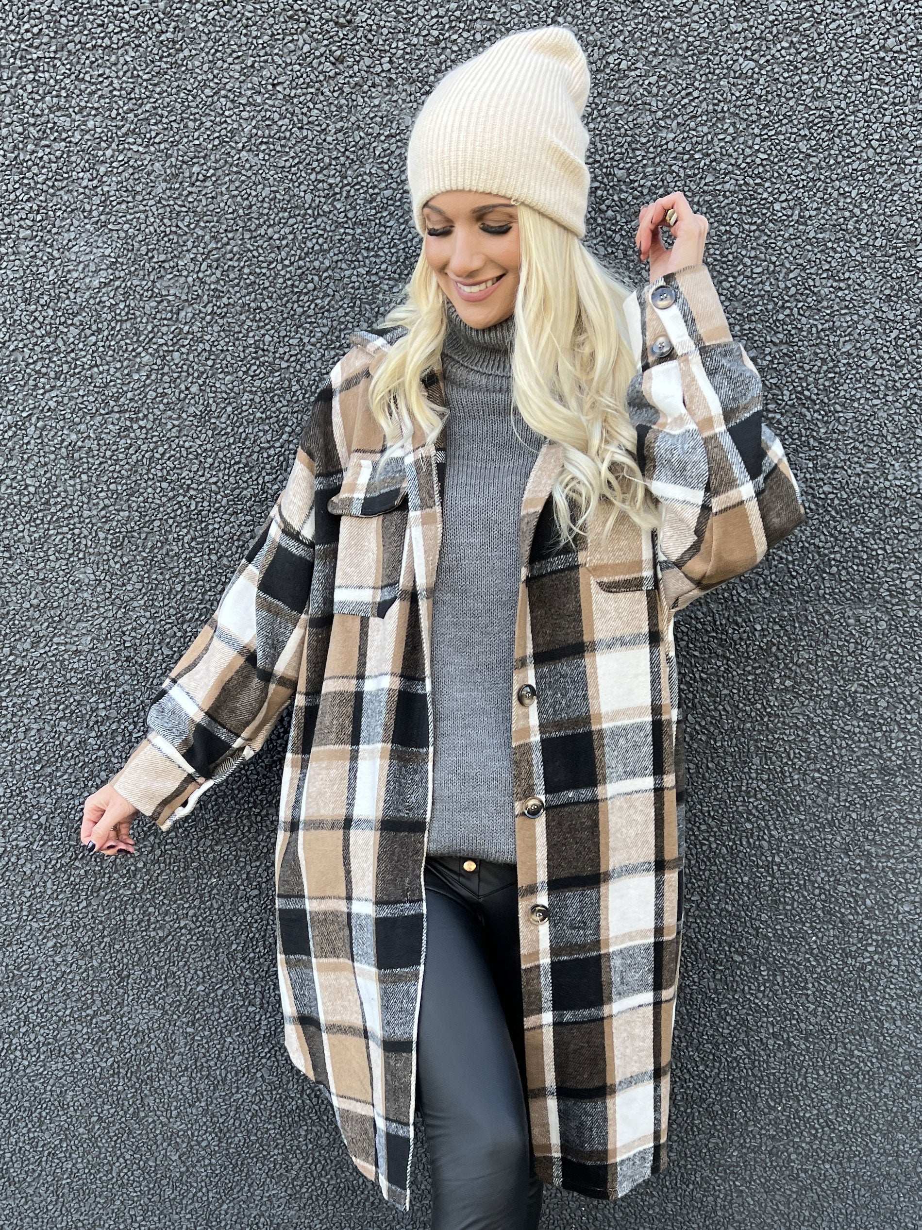 Natalia - Lång rutig jacka med knappar
