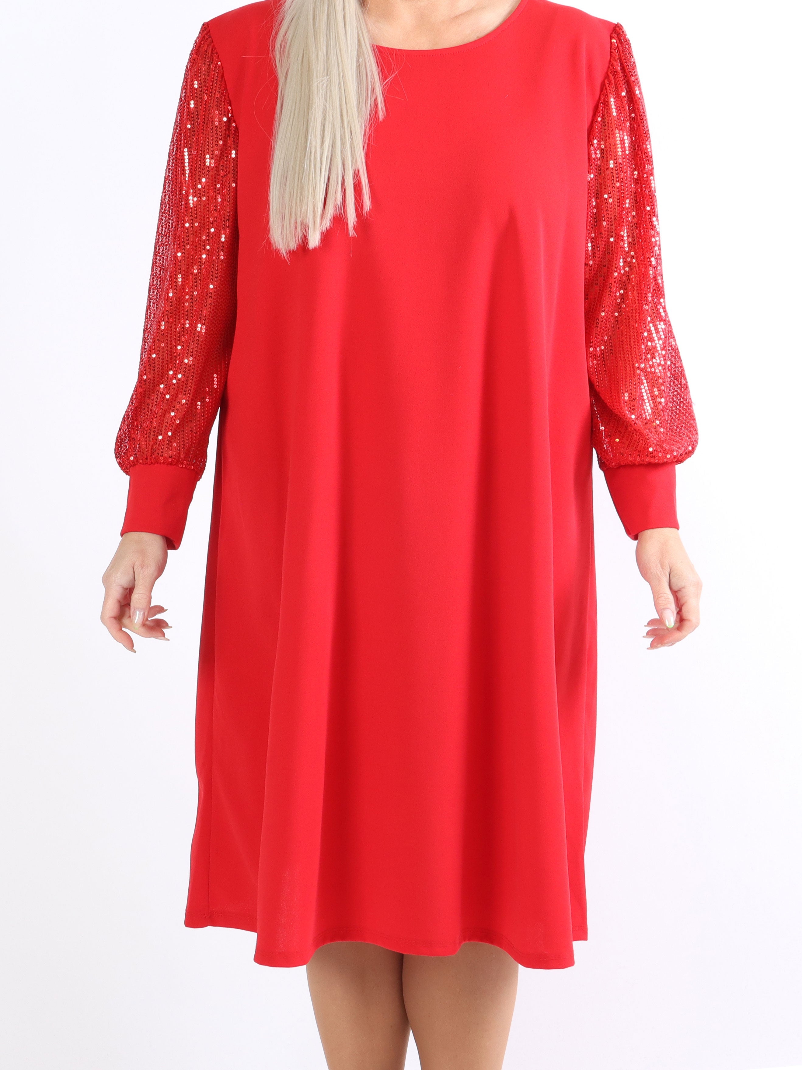 Djamila - Plus size klänning med paljettärmar - Black