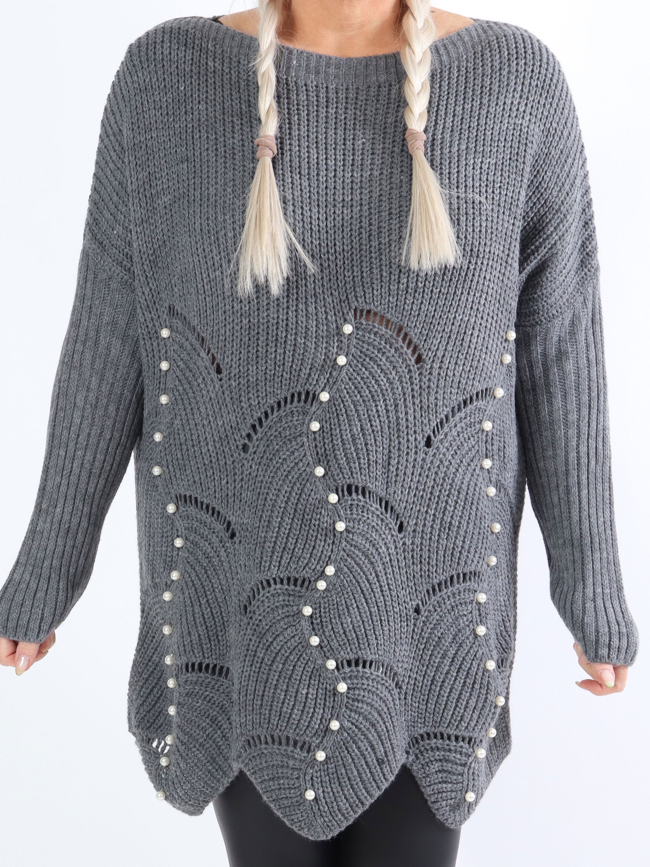 Perle - Vacker plus size-stickning med vita pärlor