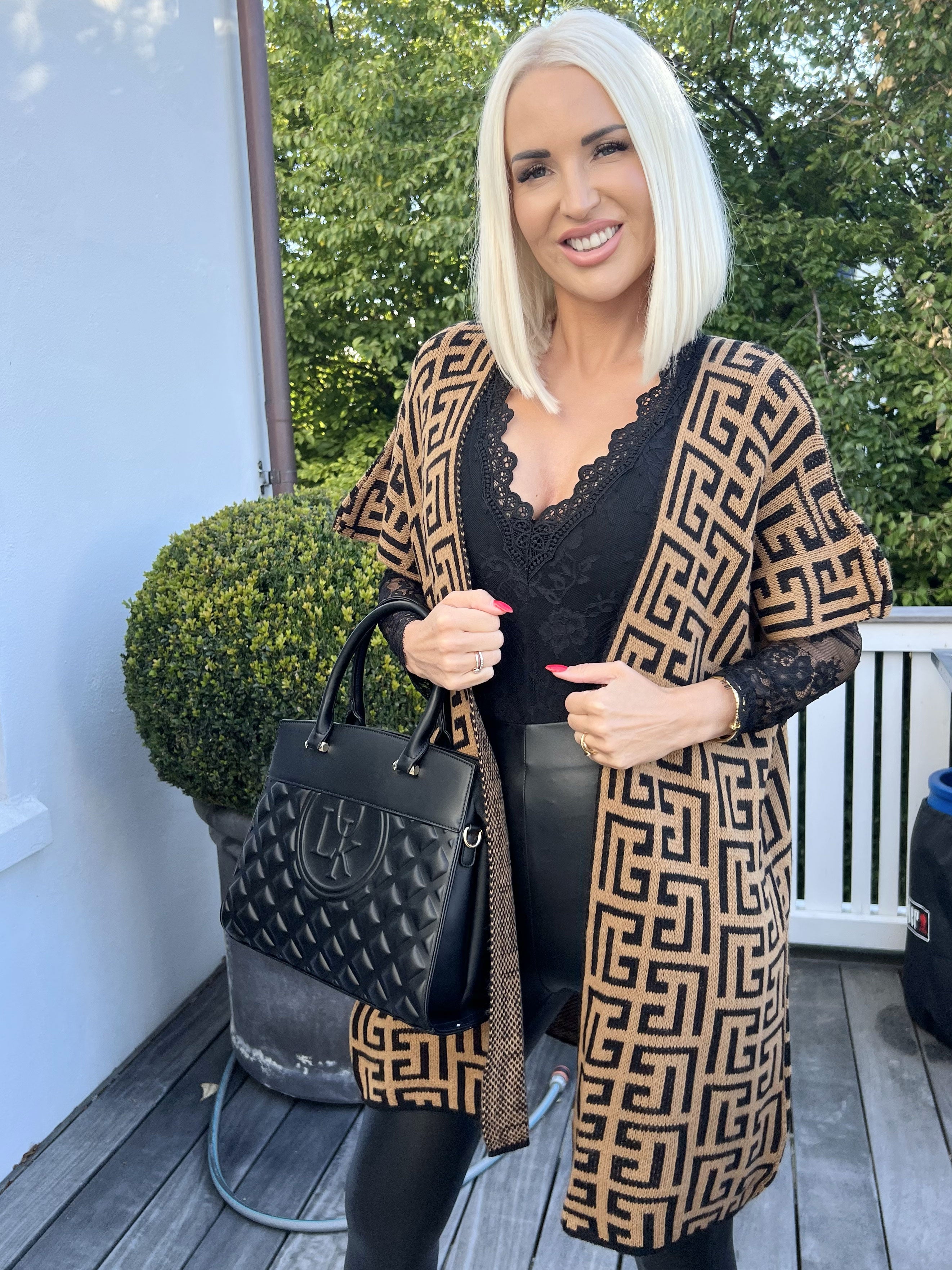 Tilly Pattern - Stickad kofta utan ärmar