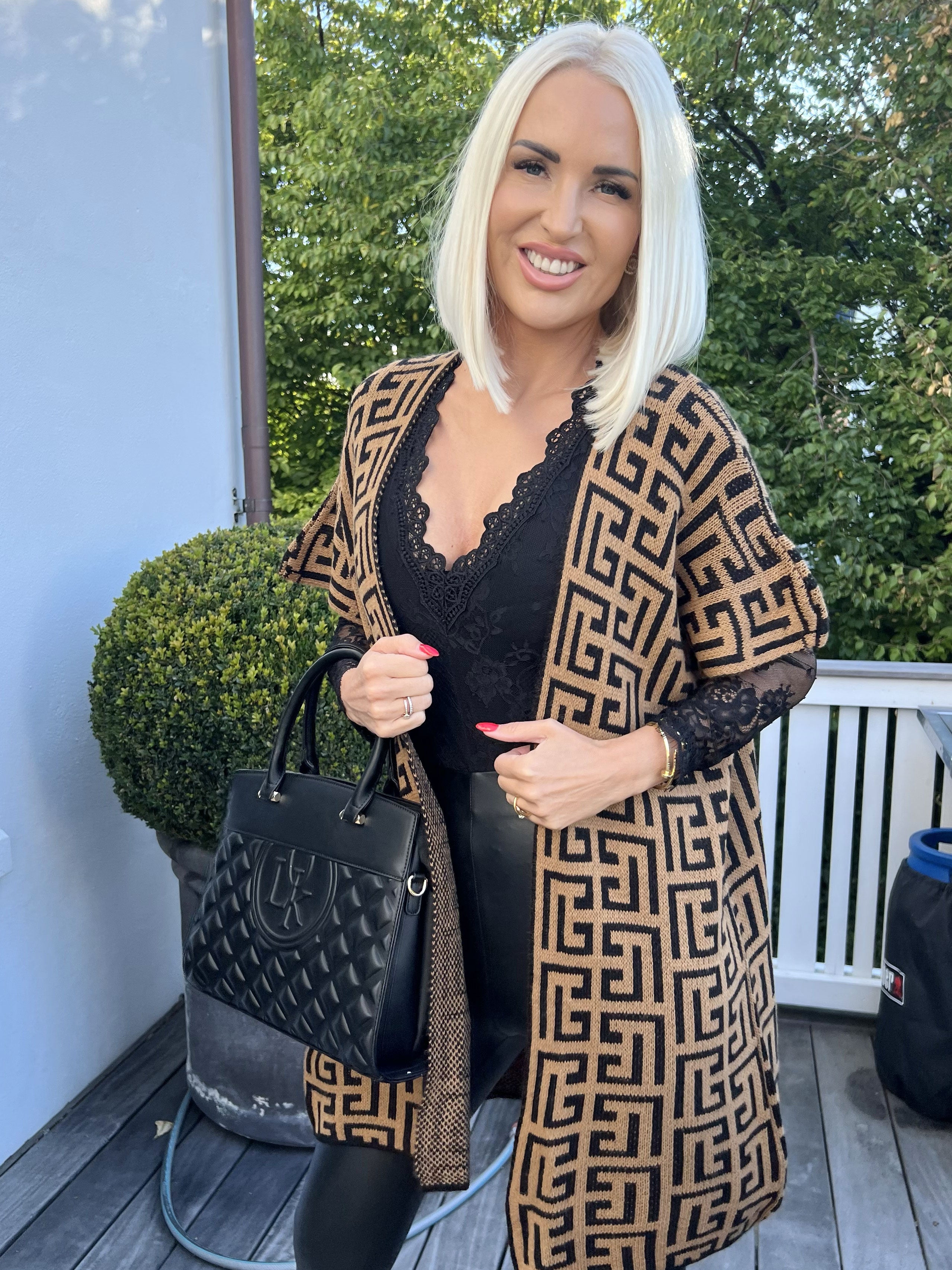 Tilly Pattern - Stickad kofta utan ärmar