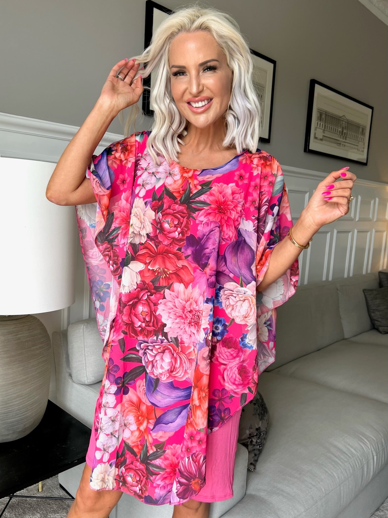 Kenya Big Flower - Tunikaklänning med chiffonglager i blommigt tryck