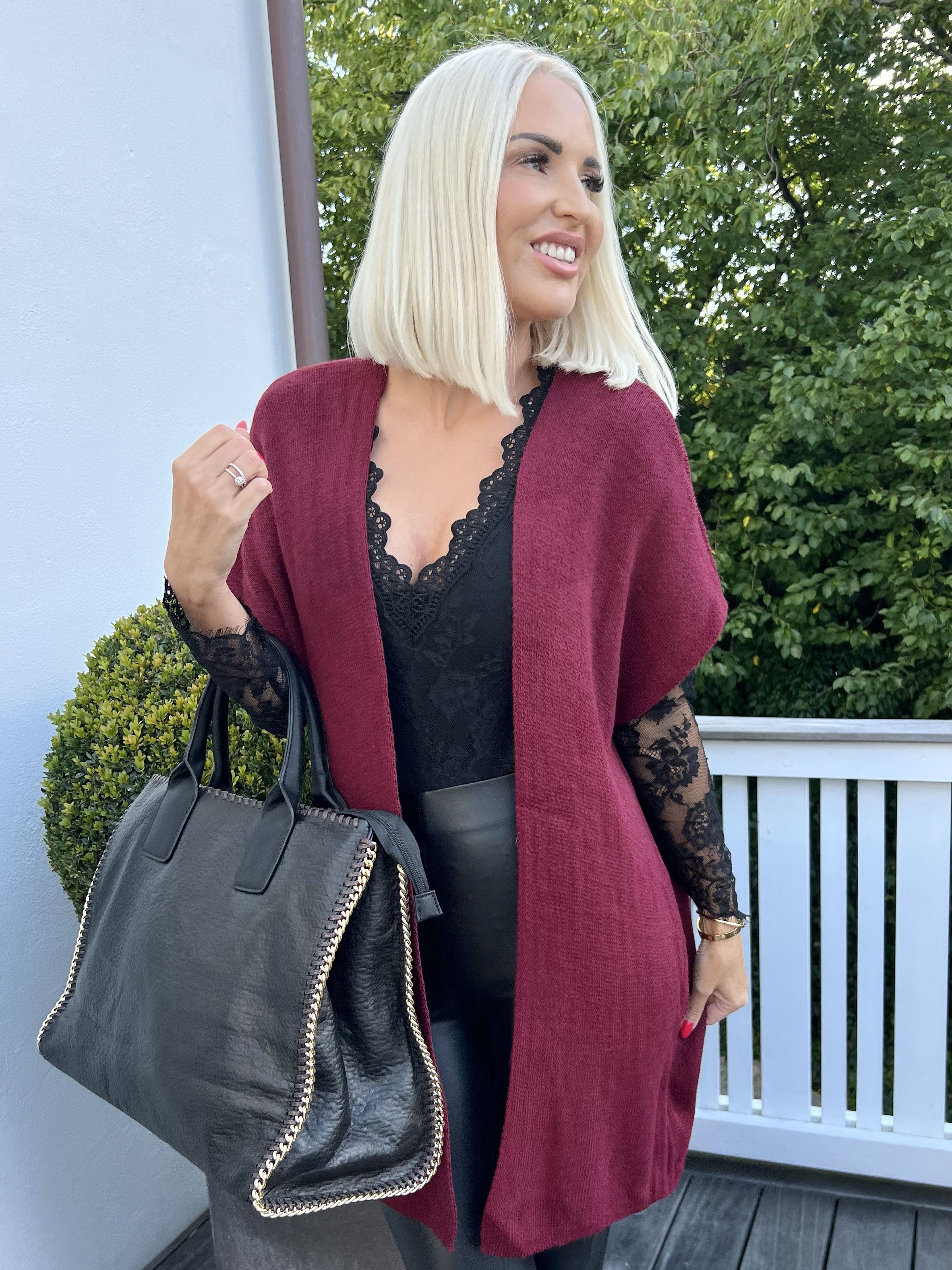 Tilly Plain - Stickad kofta utan ärmar