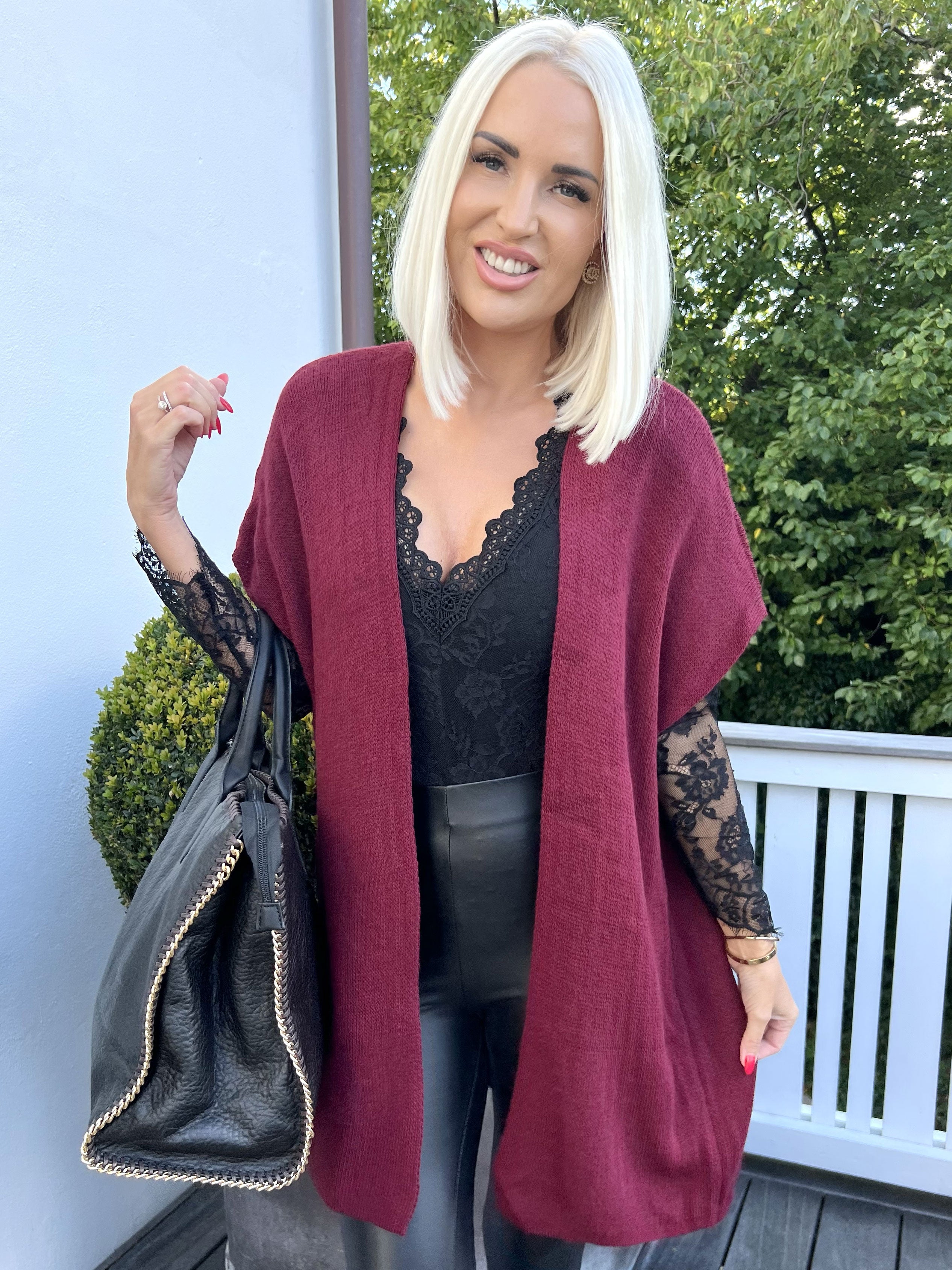 Tilly Plain - Stickad kofta utan ärmar