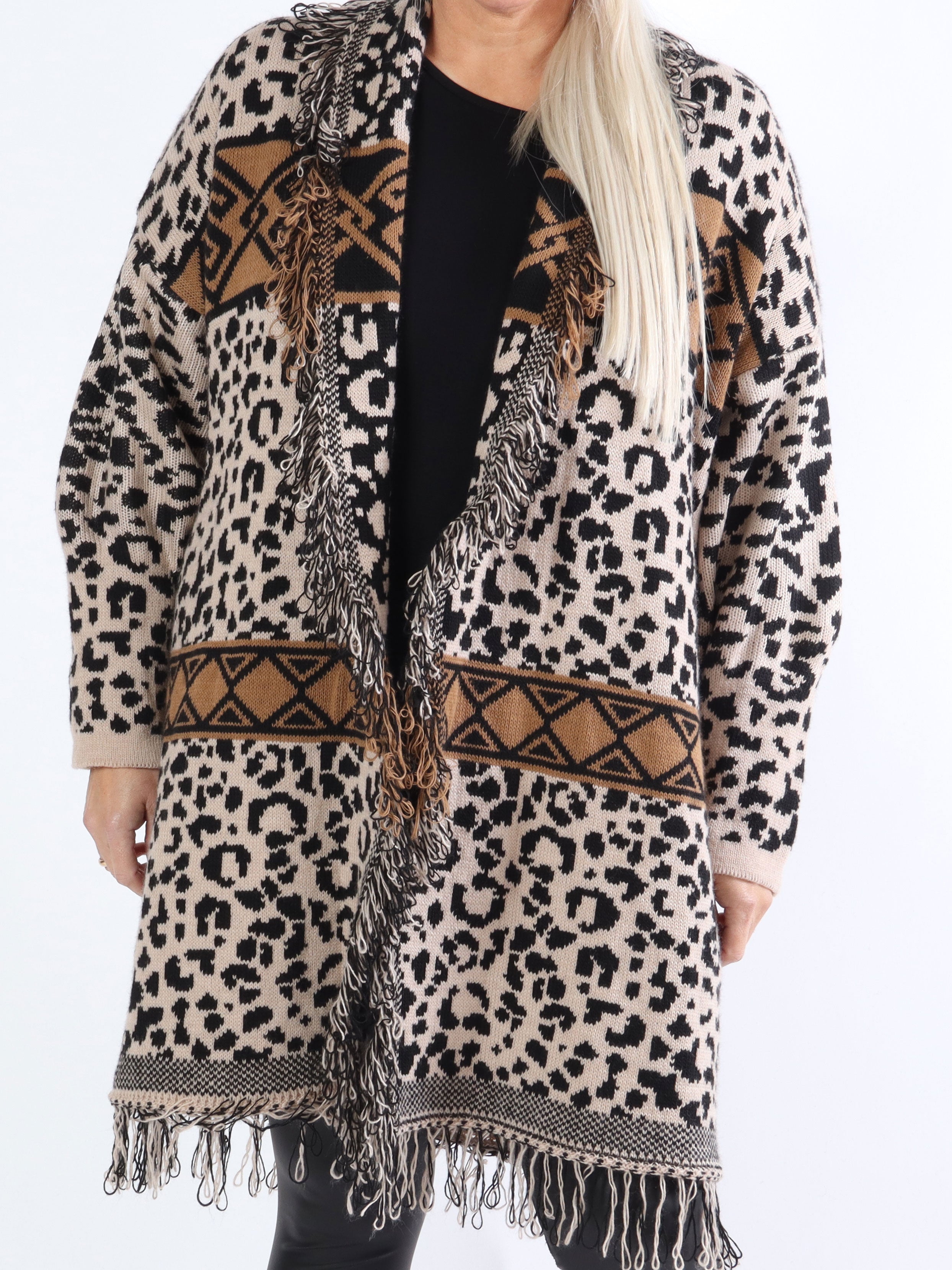 Hadia - Plus size stickad kofta med leopardmönster - Army