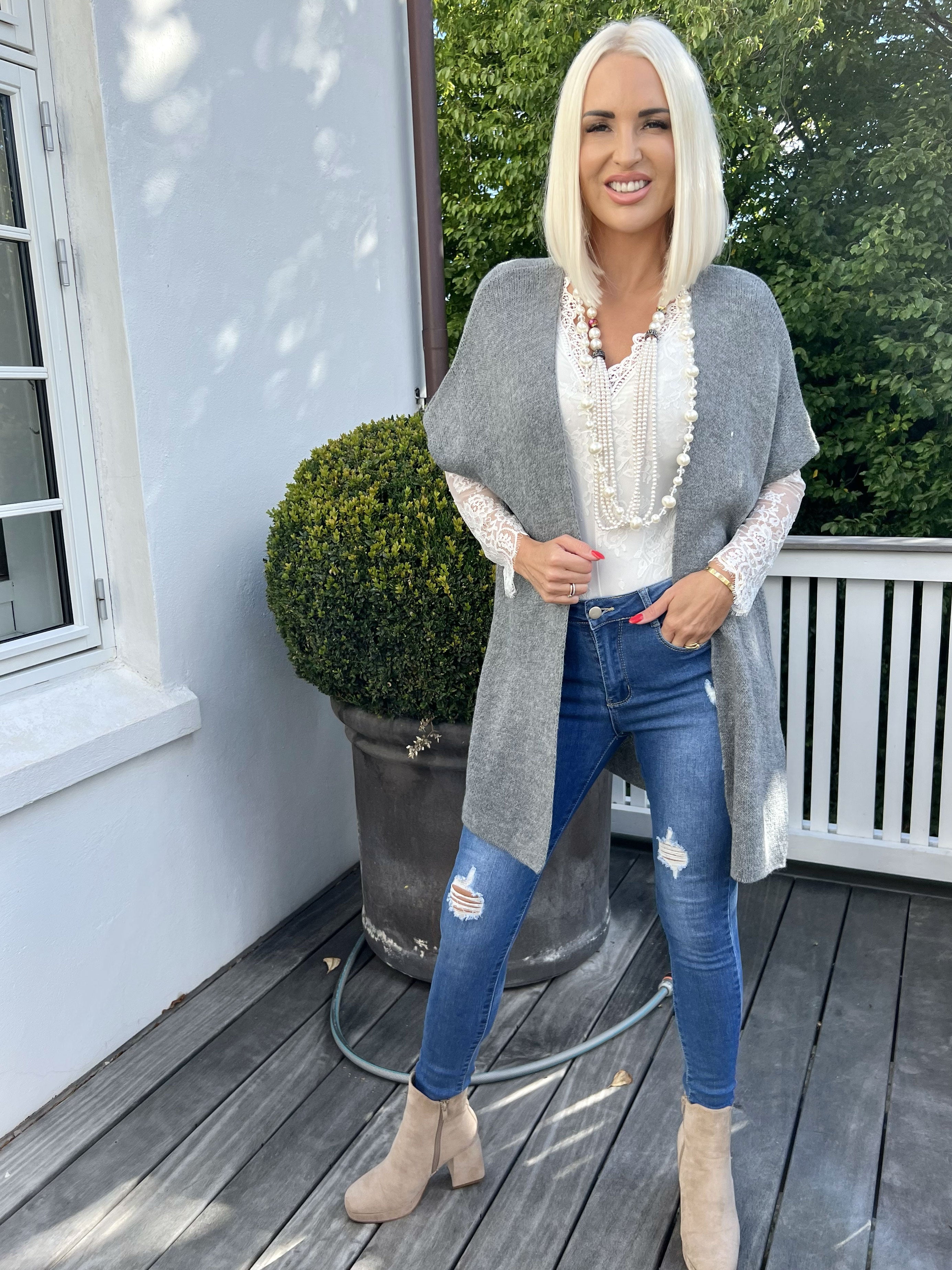 Tilly Plain - Stickad kofta utan ärmar