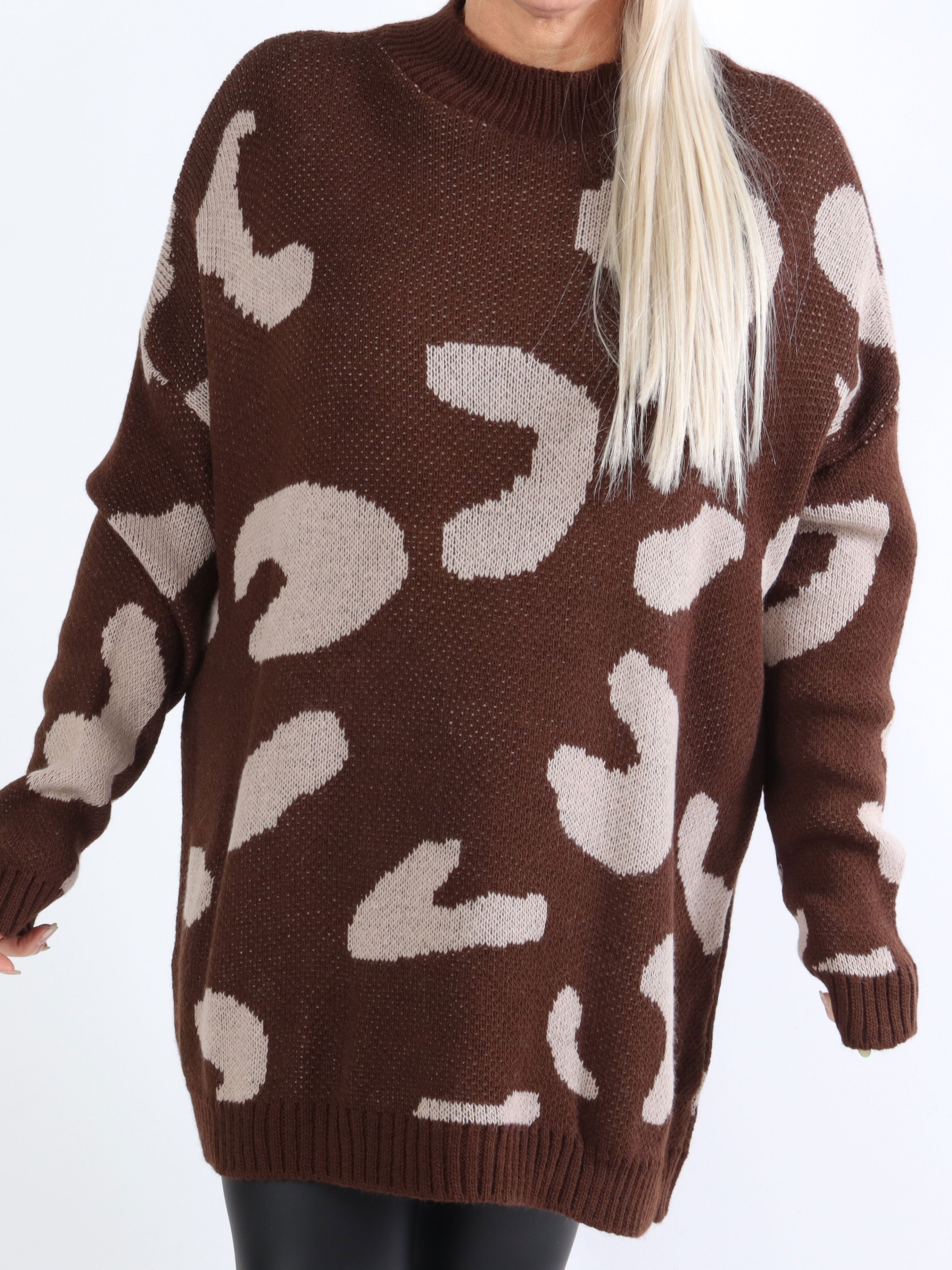 Missa - Plus size-stickning med stort leopardmönster