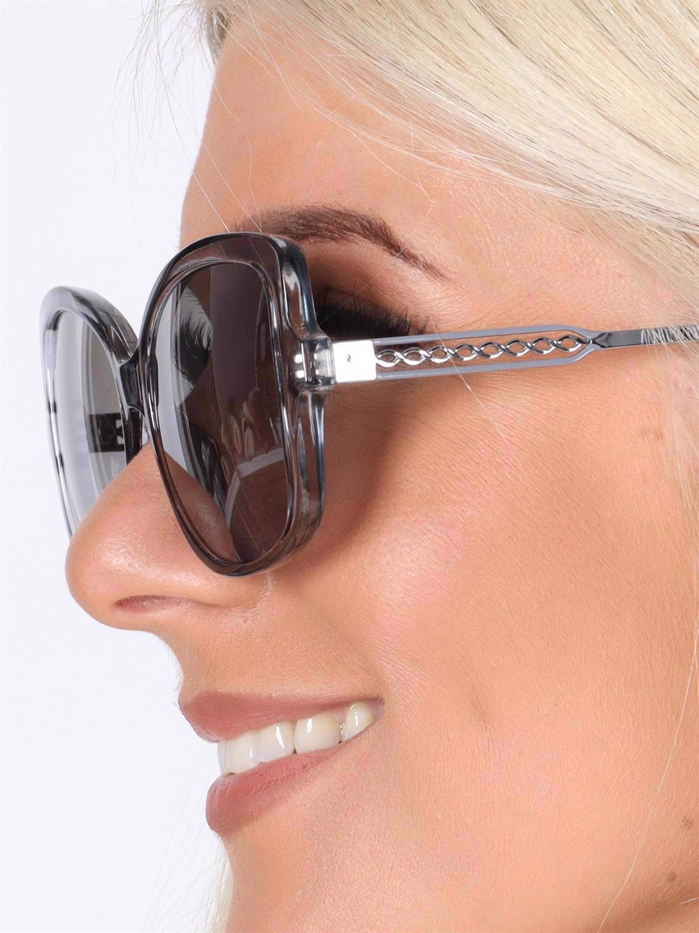 Lovisa - Beige solglasögon med tunn skalm