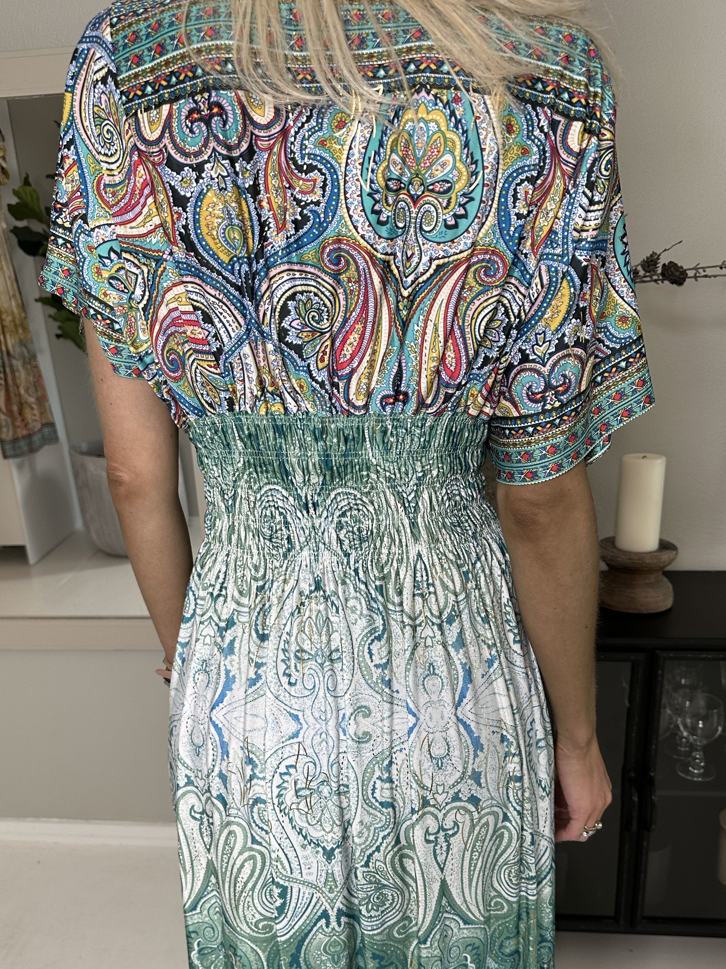 Pams - Lång mönstrad elastisk klänning (bestseller)