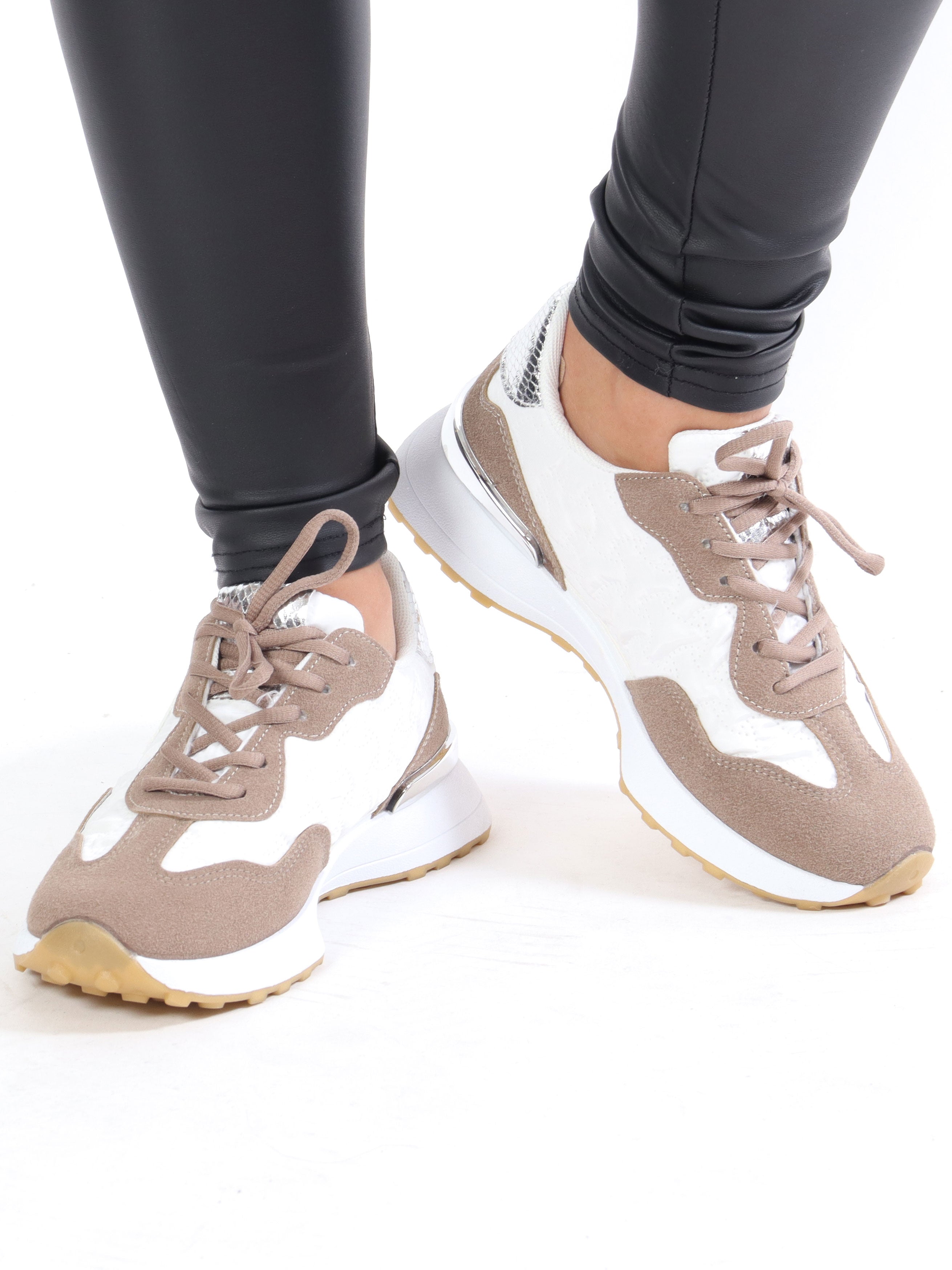 Line - Sneakers med detaljer i ormtryck - Black