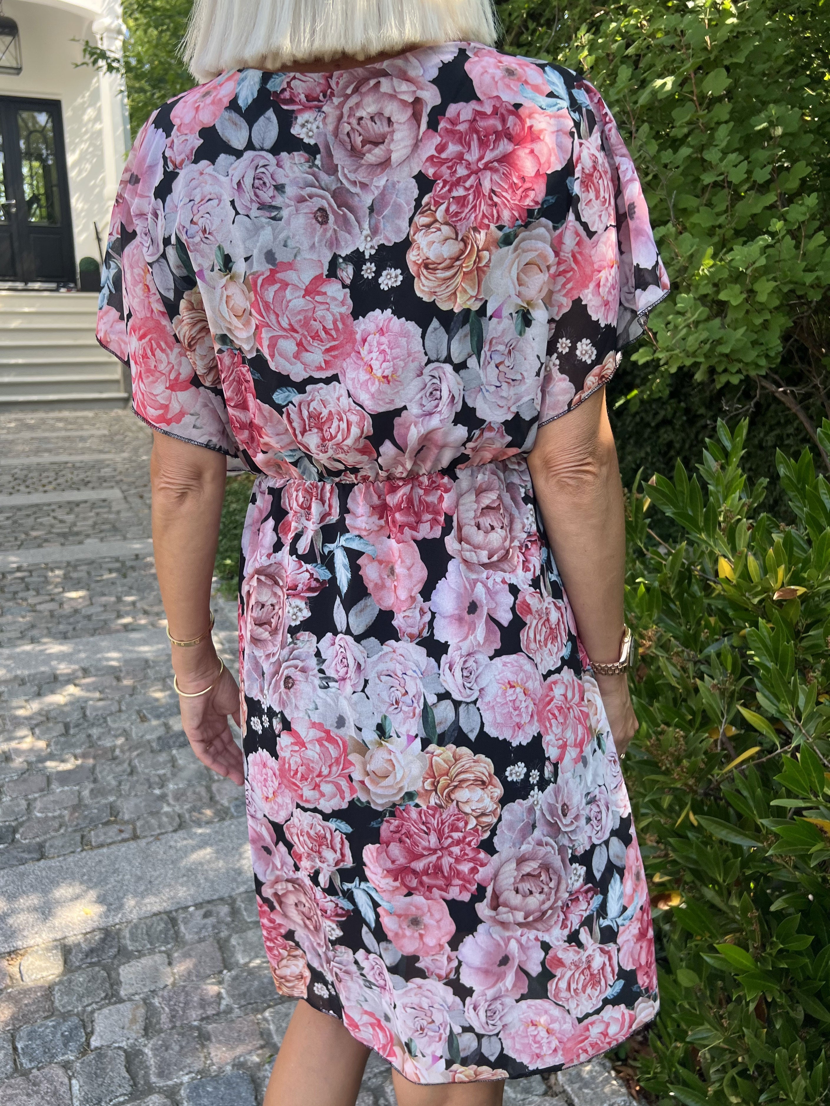 Ibis - Söt sommarklänning i blommigt mönster