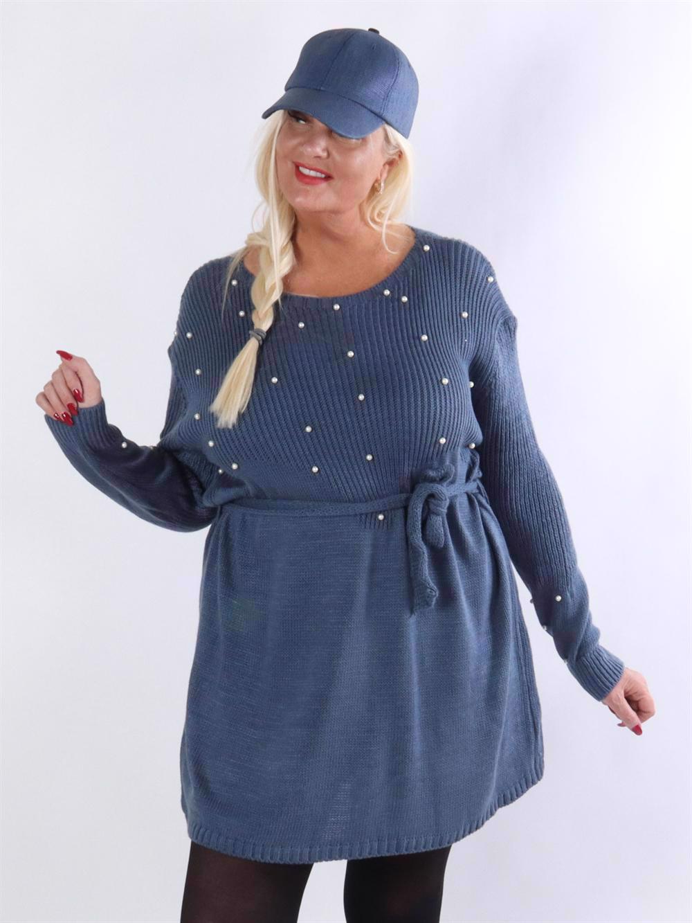 Iman - Stickad klänning med pärlor och band