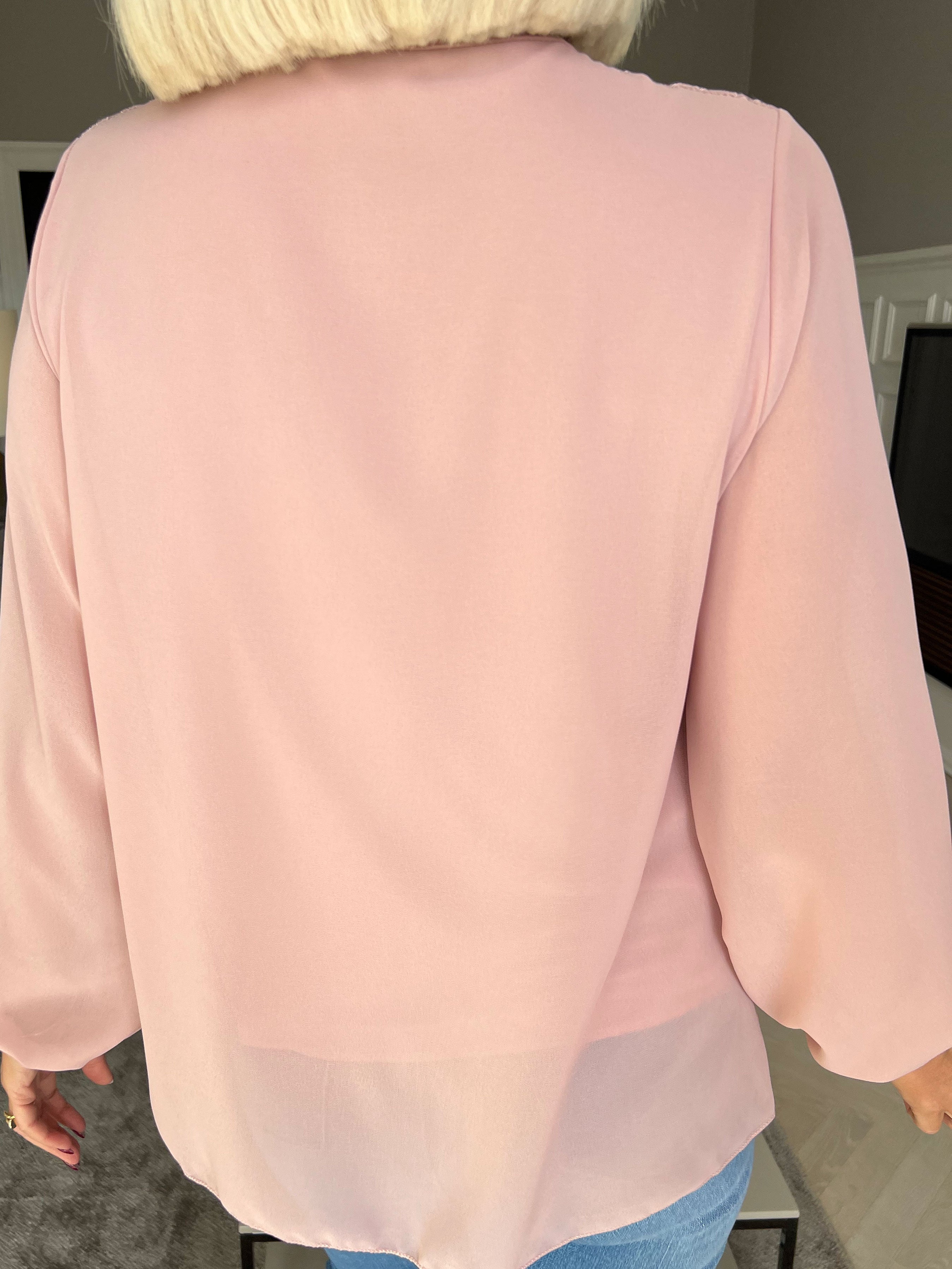 Iris - Söt topp med spets och veck