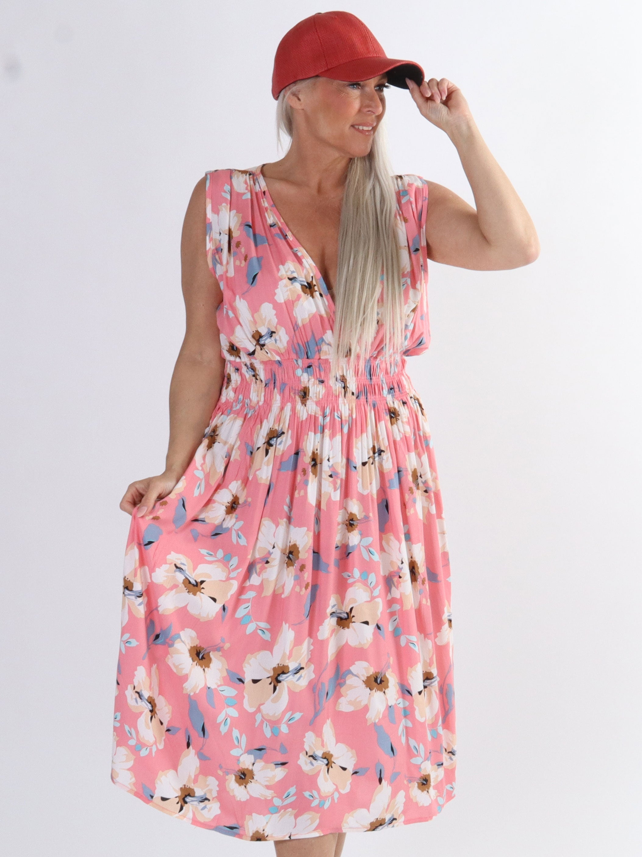 Izzy - Söt sommarklänning i plus size bomull med elastisk midja