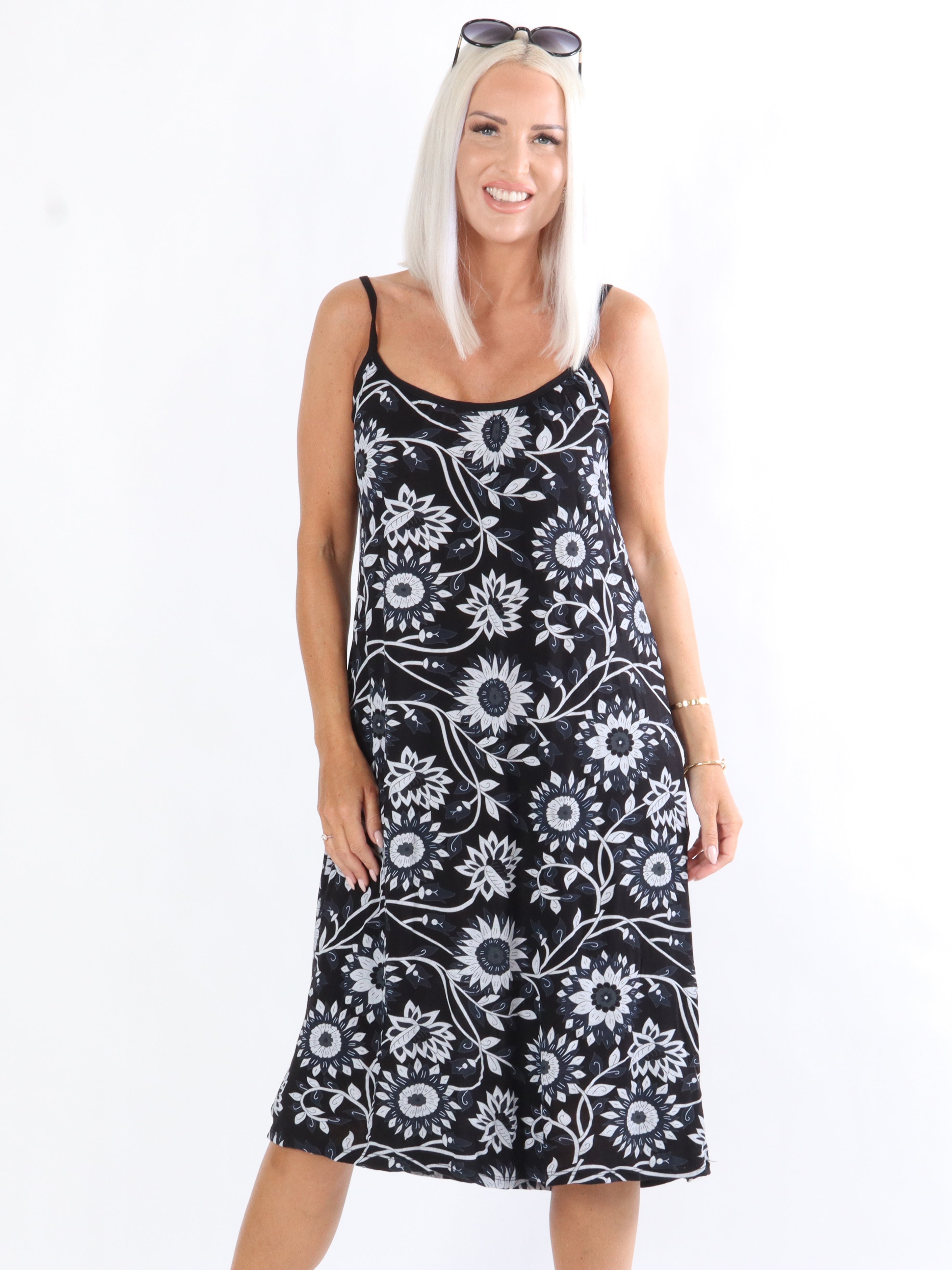 Jamin - Axelbandslös klänning i tryck med lös passform