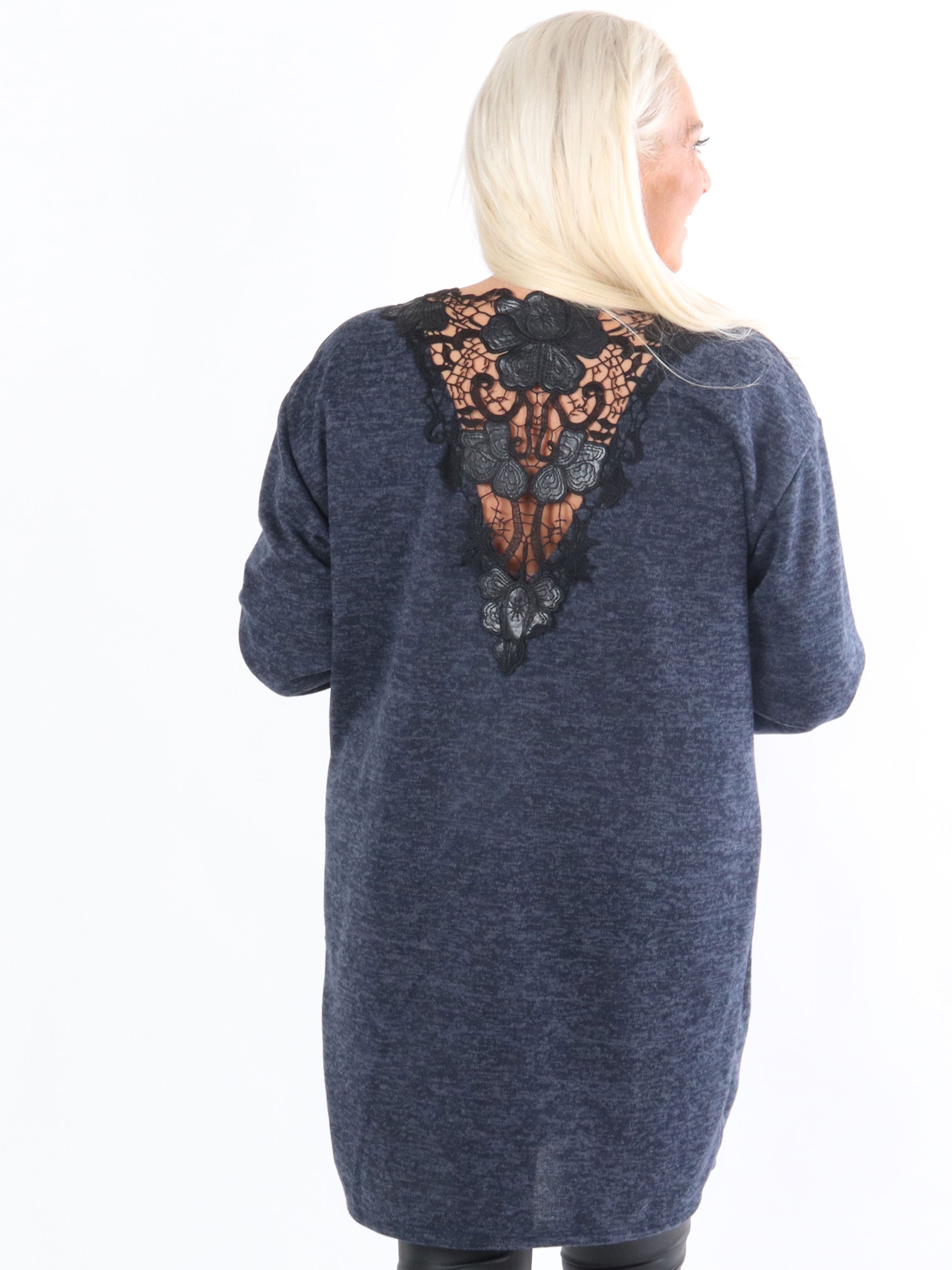 Jody - Blus med spets i ryggen