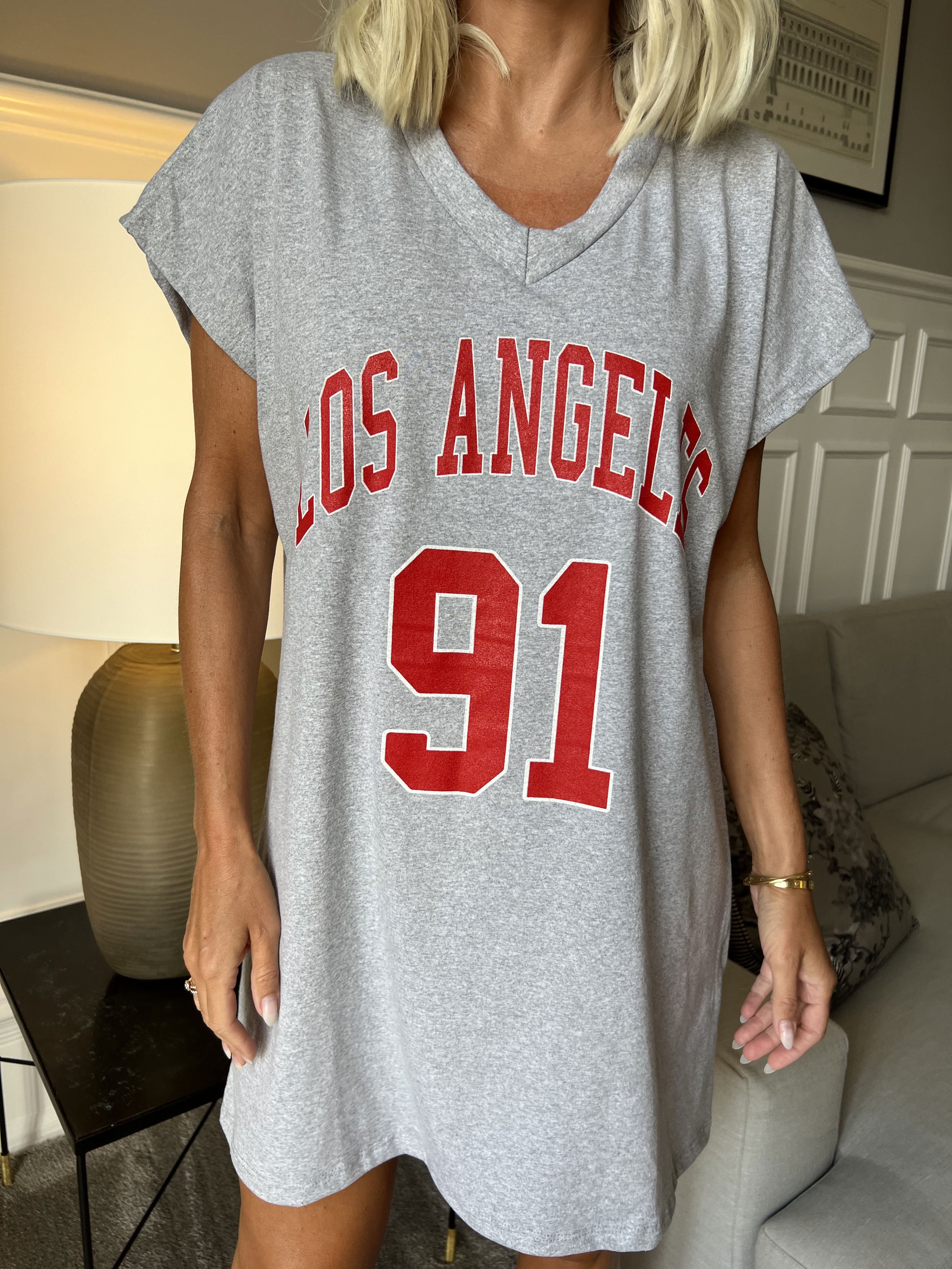 Julia - T-shirt klänning med text framtill