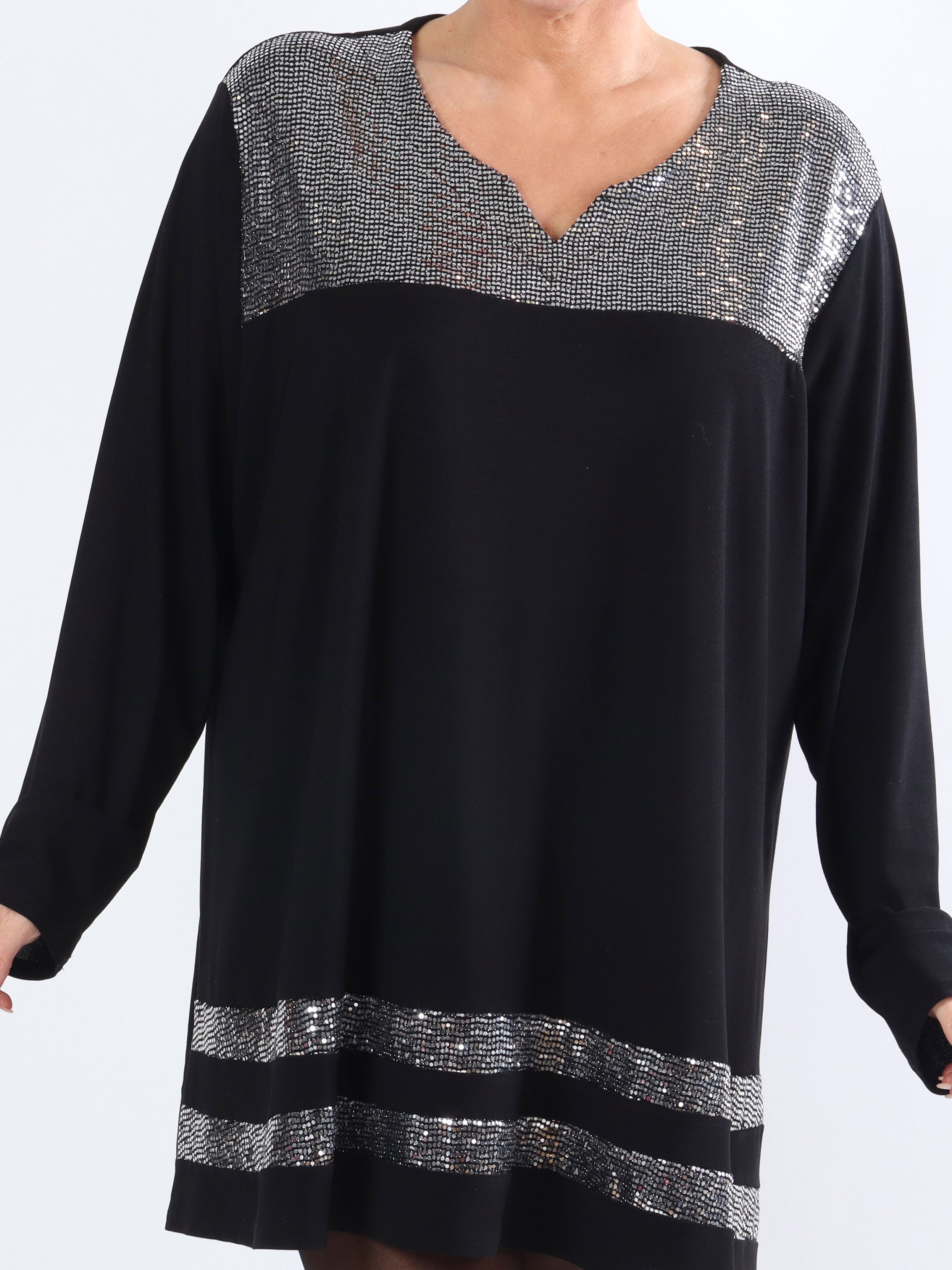 Justine - Svart plus size blus med silver glimmer