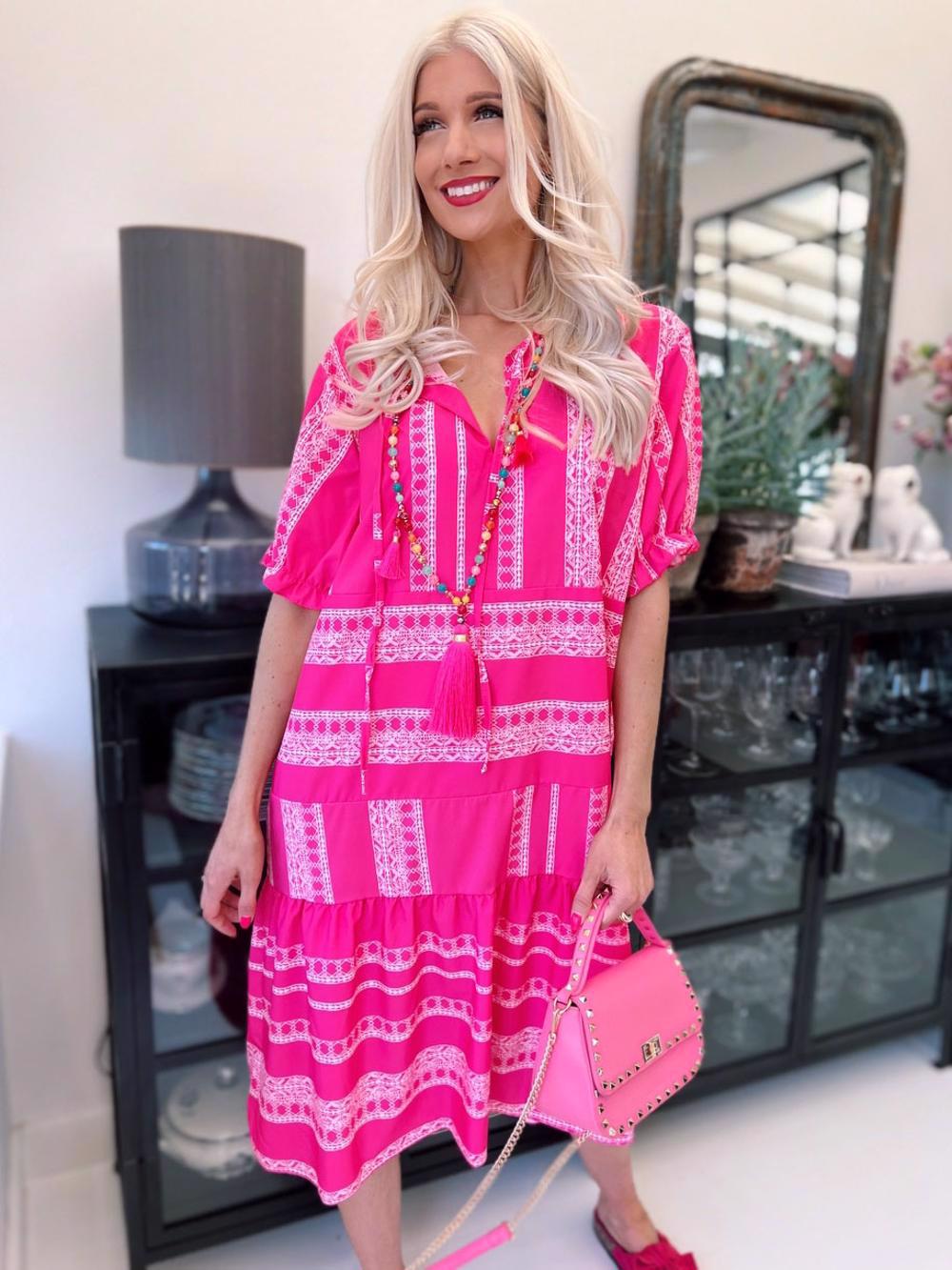 Kanja - Klänning med mönster och volangkant på ärmen