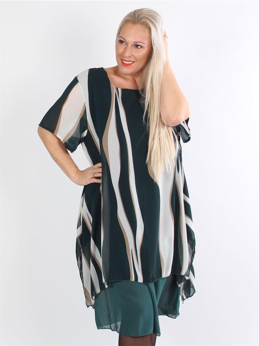 Kastelle - Svart och vit mönstrad klänning med chiffonglager