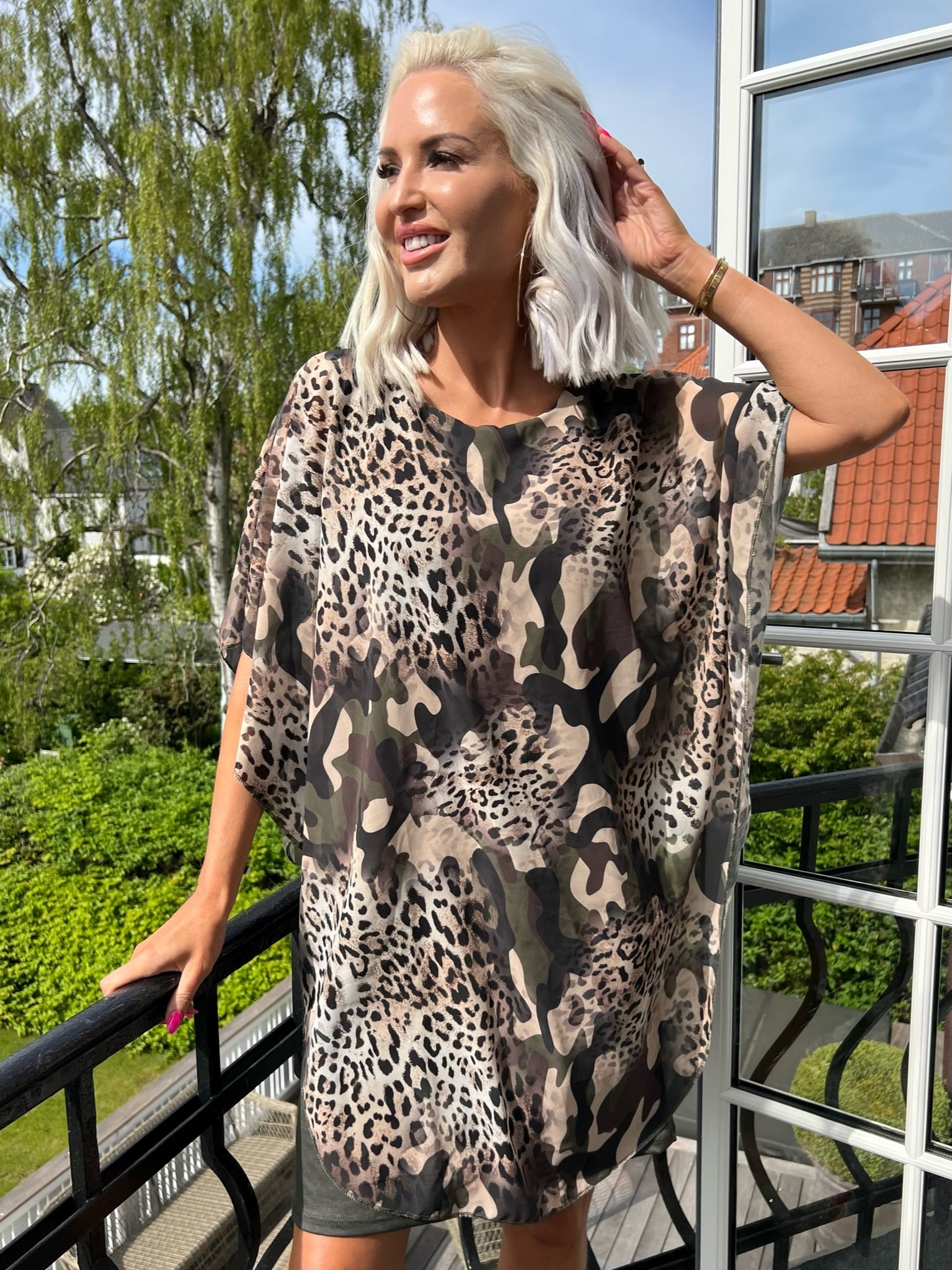 Kenya - Tunikaklänning med chiffonglager