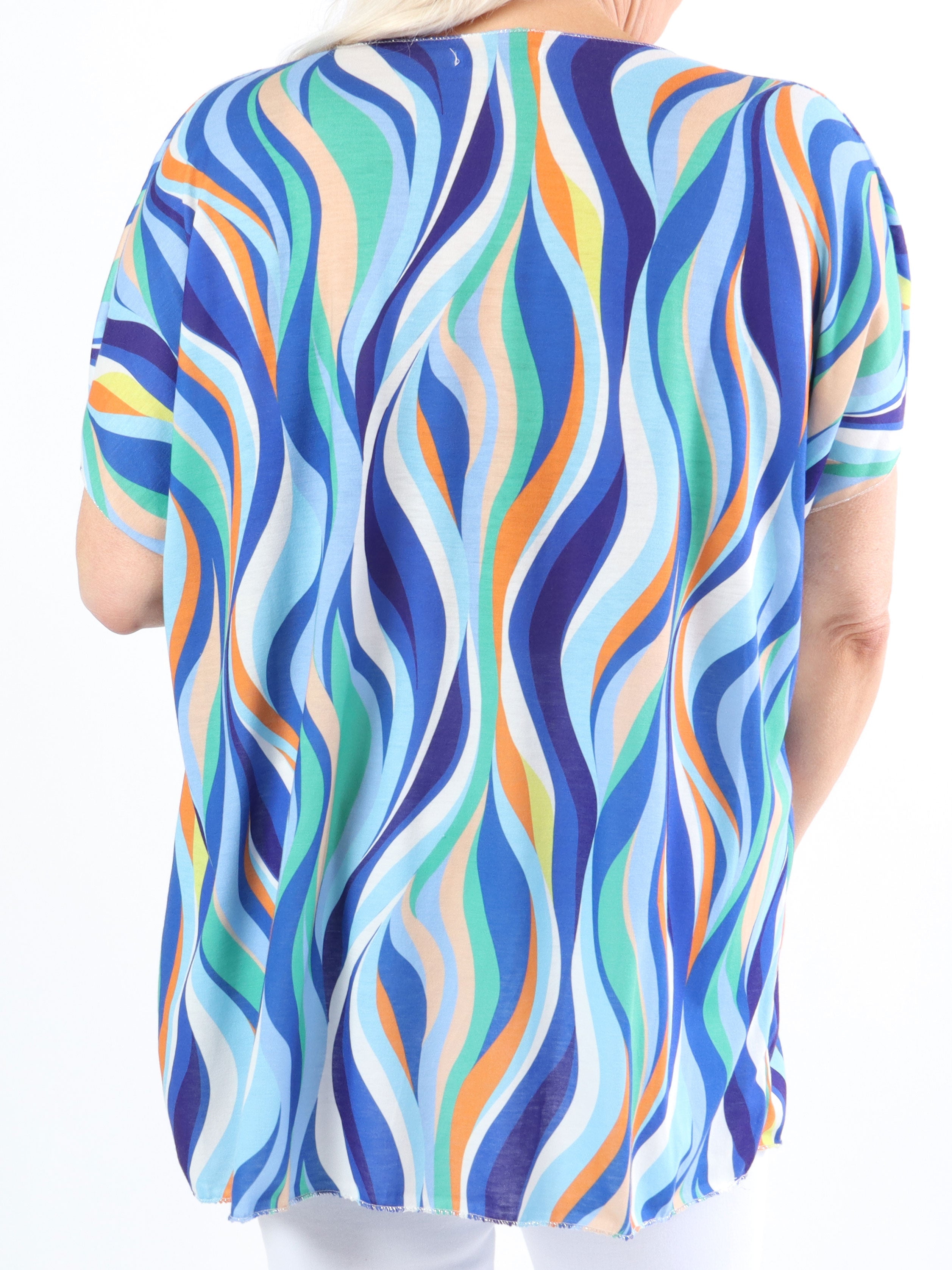 Kirsa - Mjuk flerfärgad plus size blus med v-hals