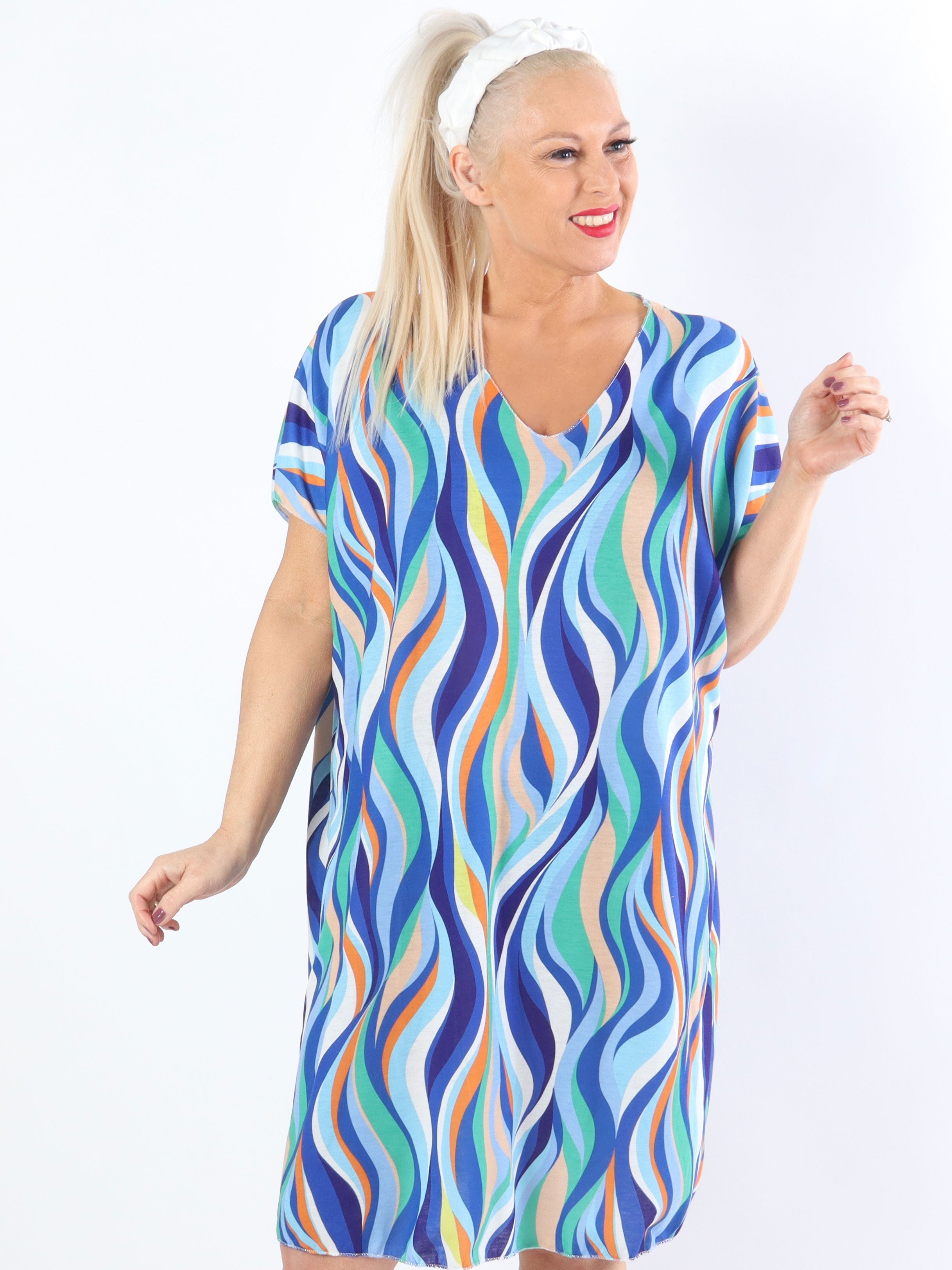 Kirsa Dress - Mjuk multicolor plus size klänning med v-ringning