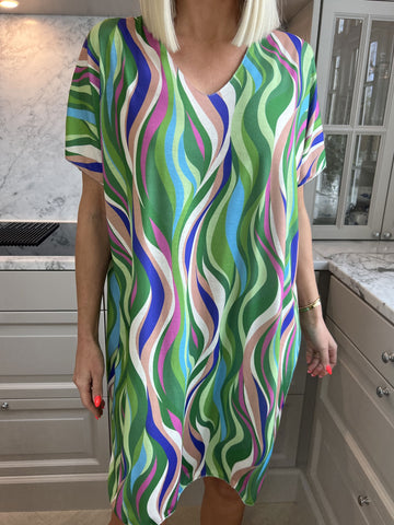 Kirsa Dress - Mjuk flerfärgad klänning med v-ringning