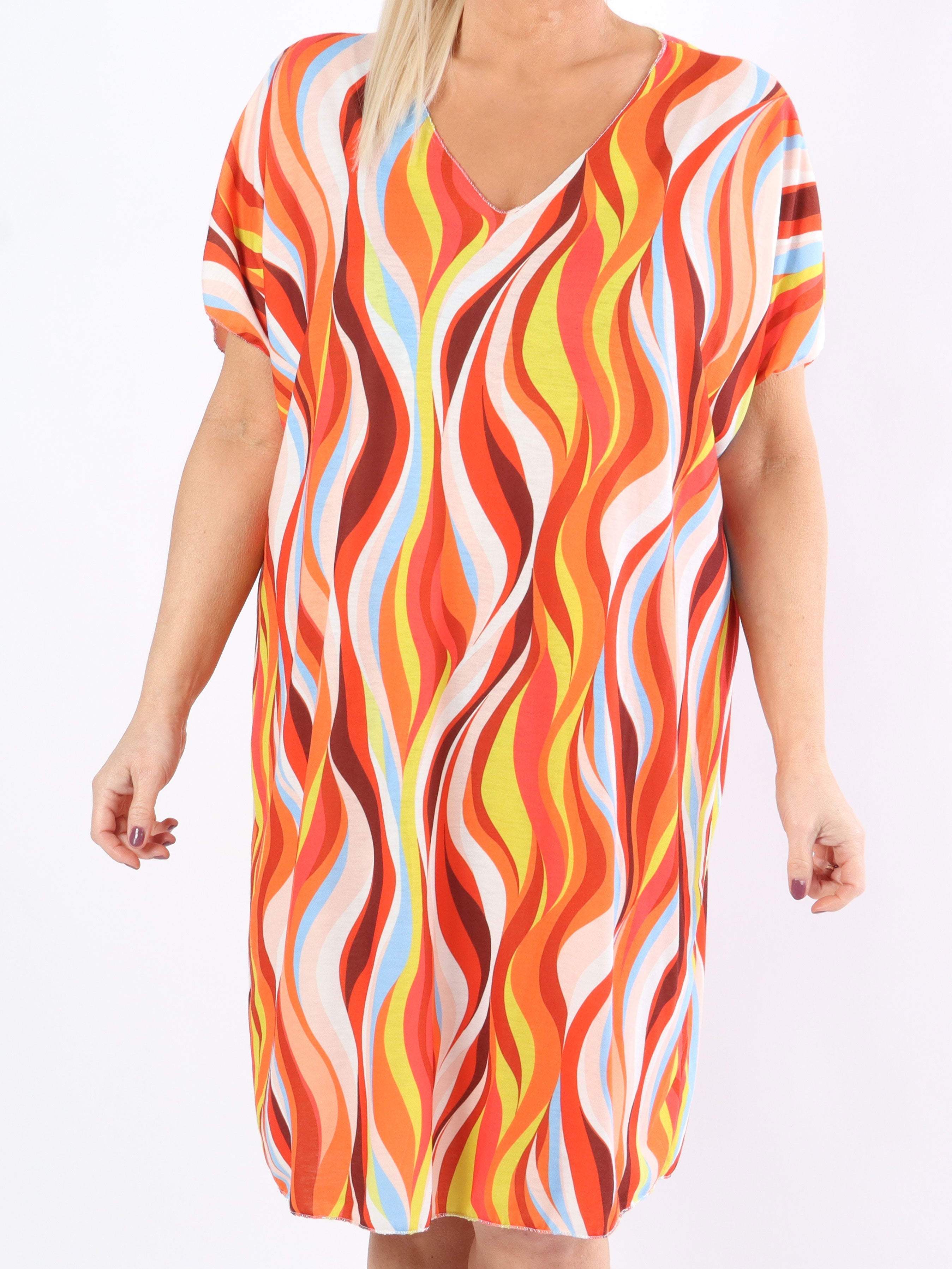 Kirsa Dress - Mjuk multicolor plus size klänning med v-ringning