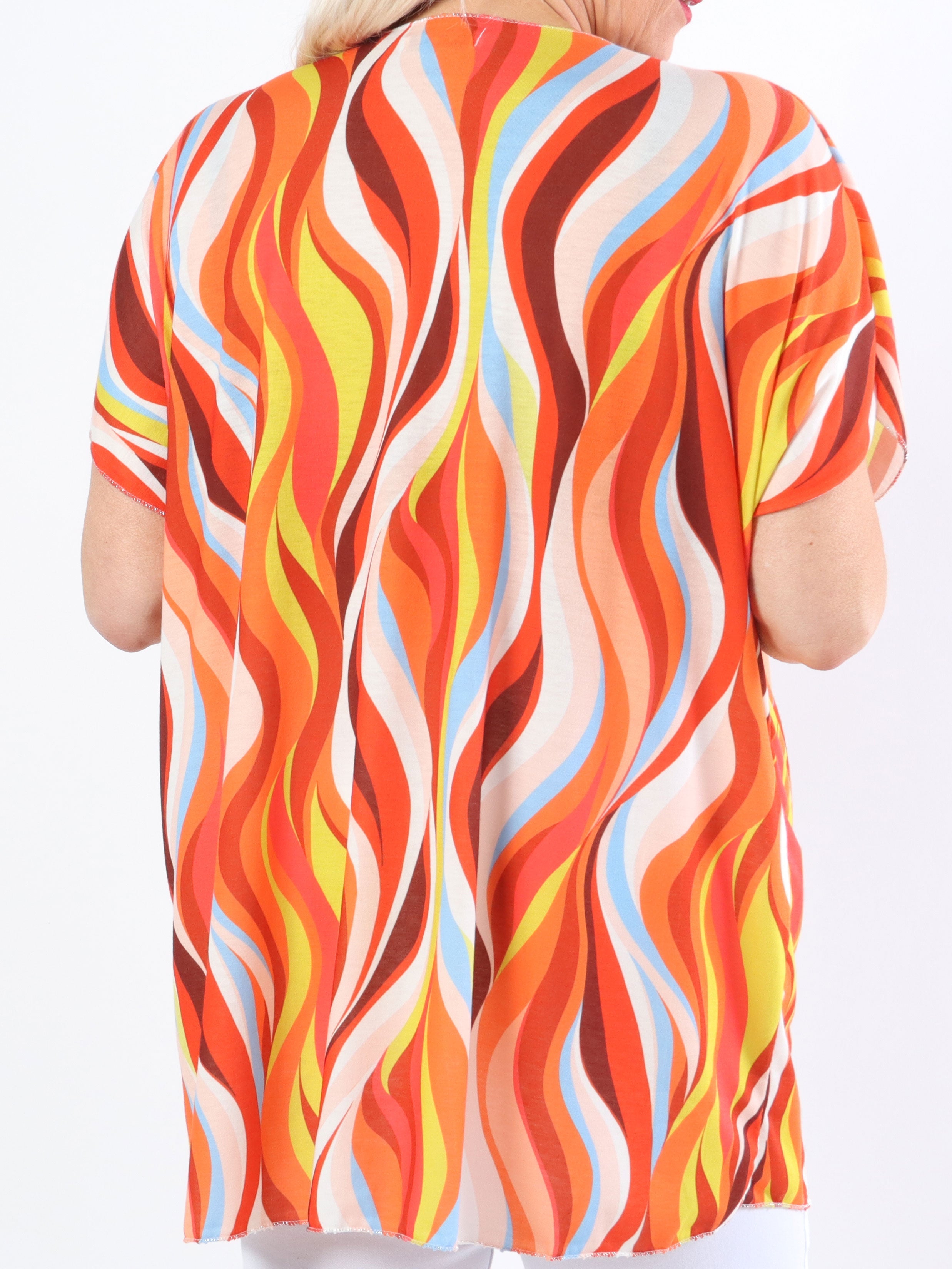 Kirsa - Mjuk flerfärgad plus size blus med v-hals