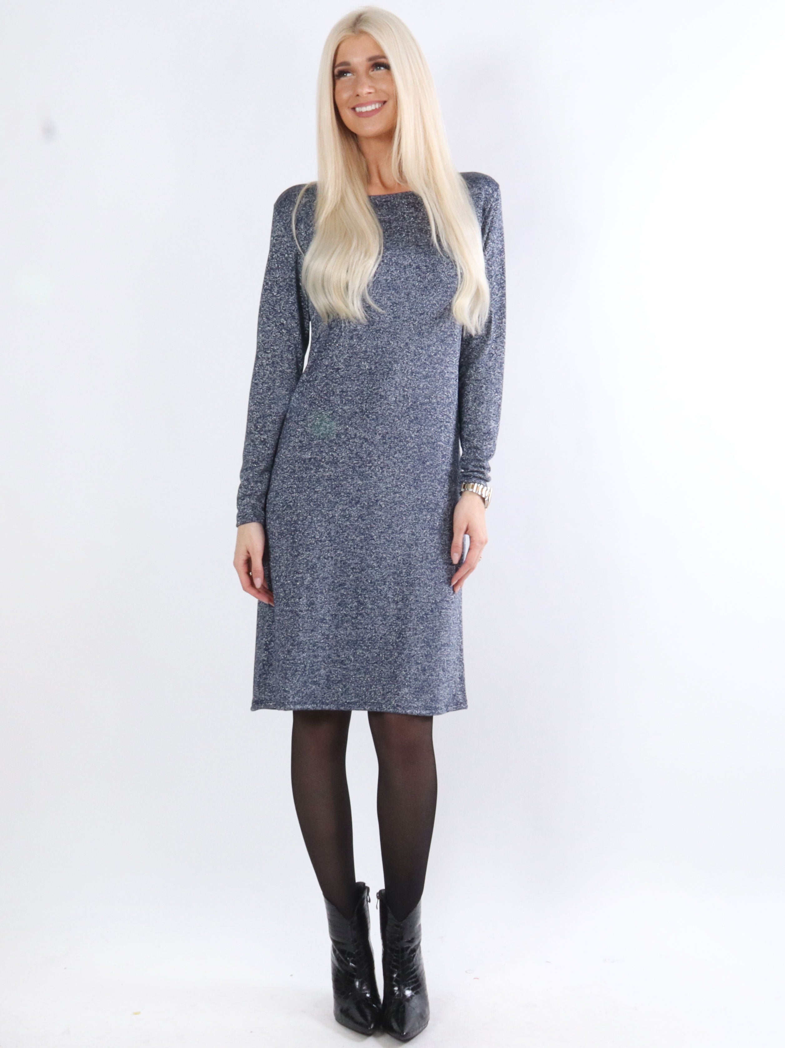 Kisser - Enkel klänning med långa ärmar