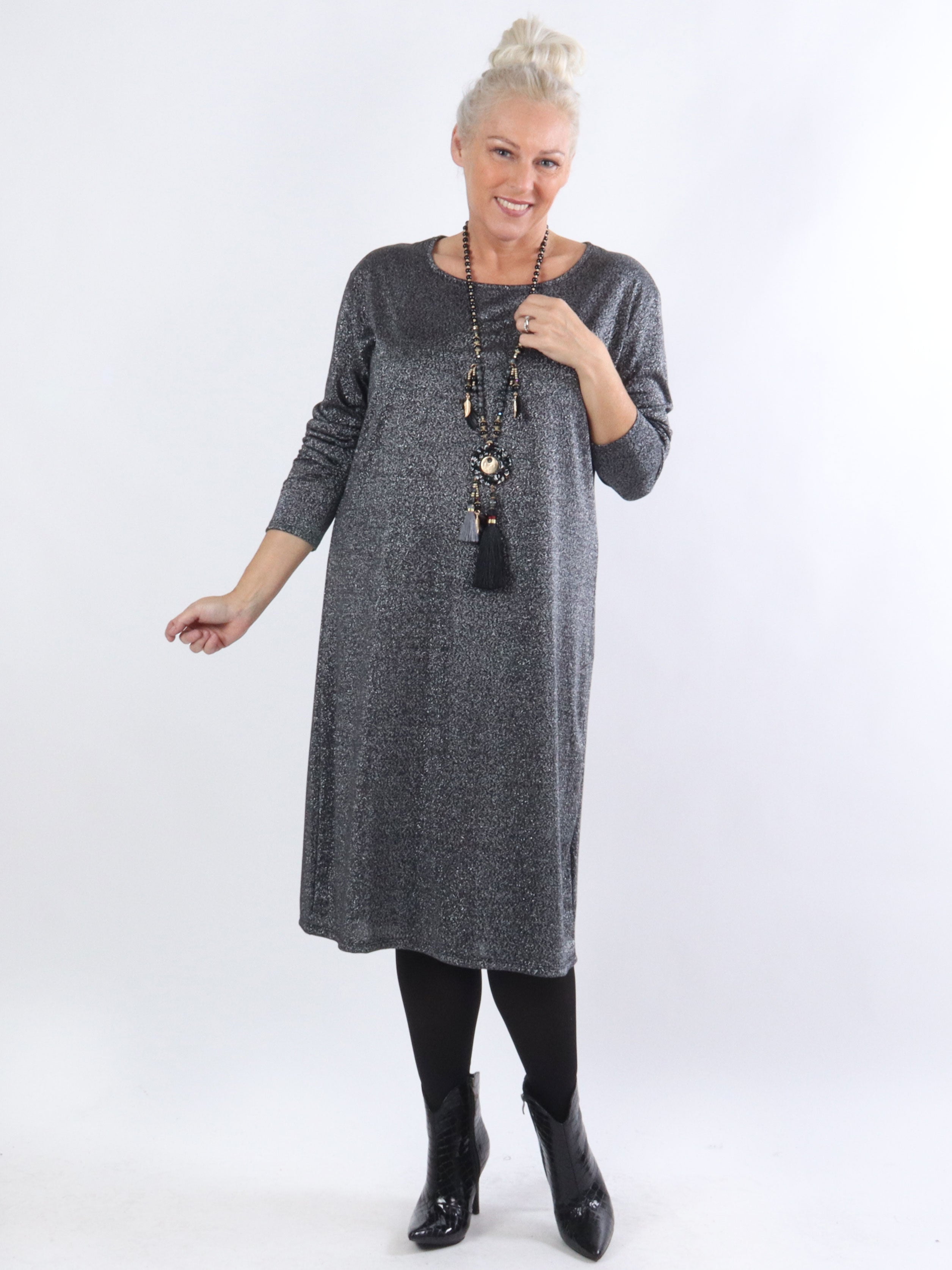 Kisser - Enkel klänning med långa ärmar