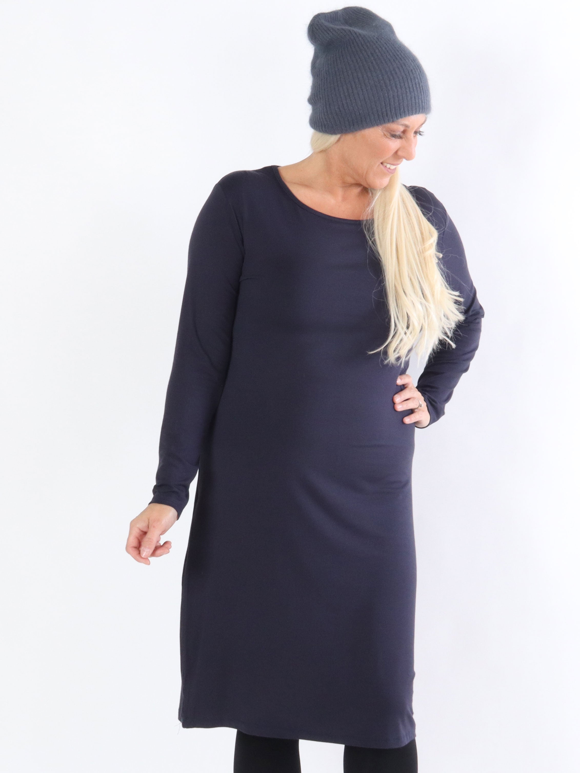 Kisser - Enkel klänning med långa ärmar