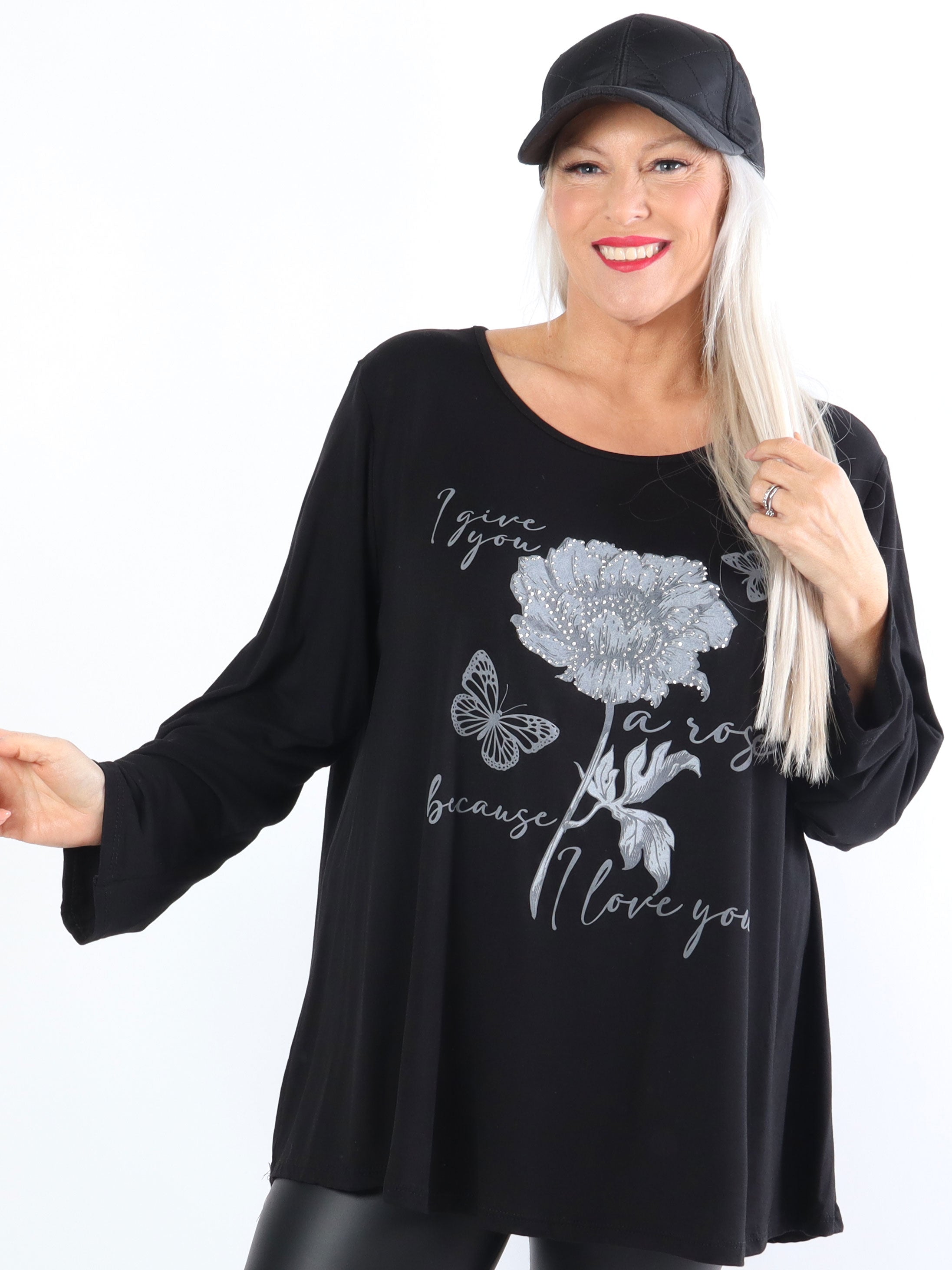 Klara - Plus size blus i viskos med imiterad kant och tryck