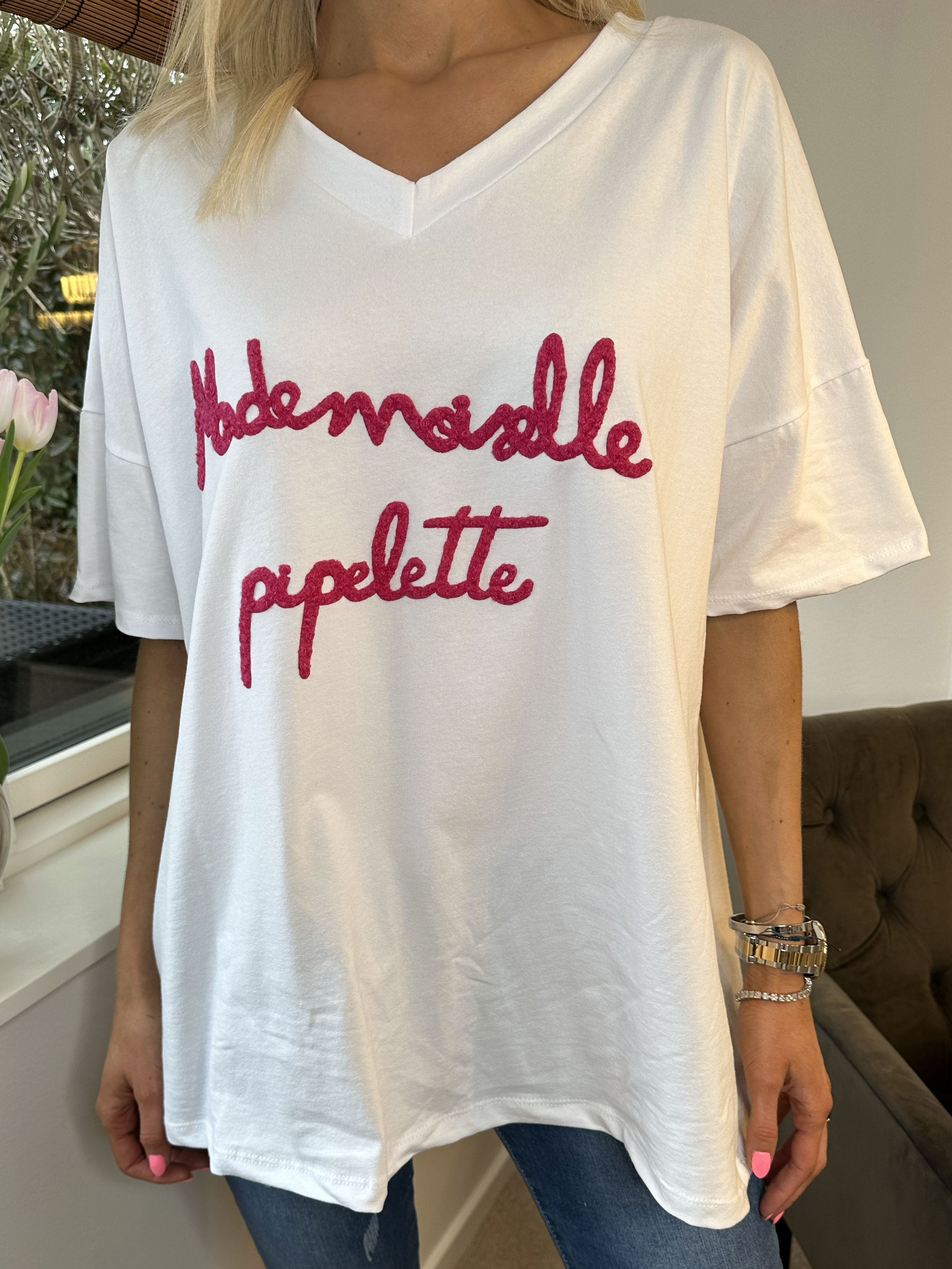 Lady - Vit t-shirt med v-hals och text på bröstet