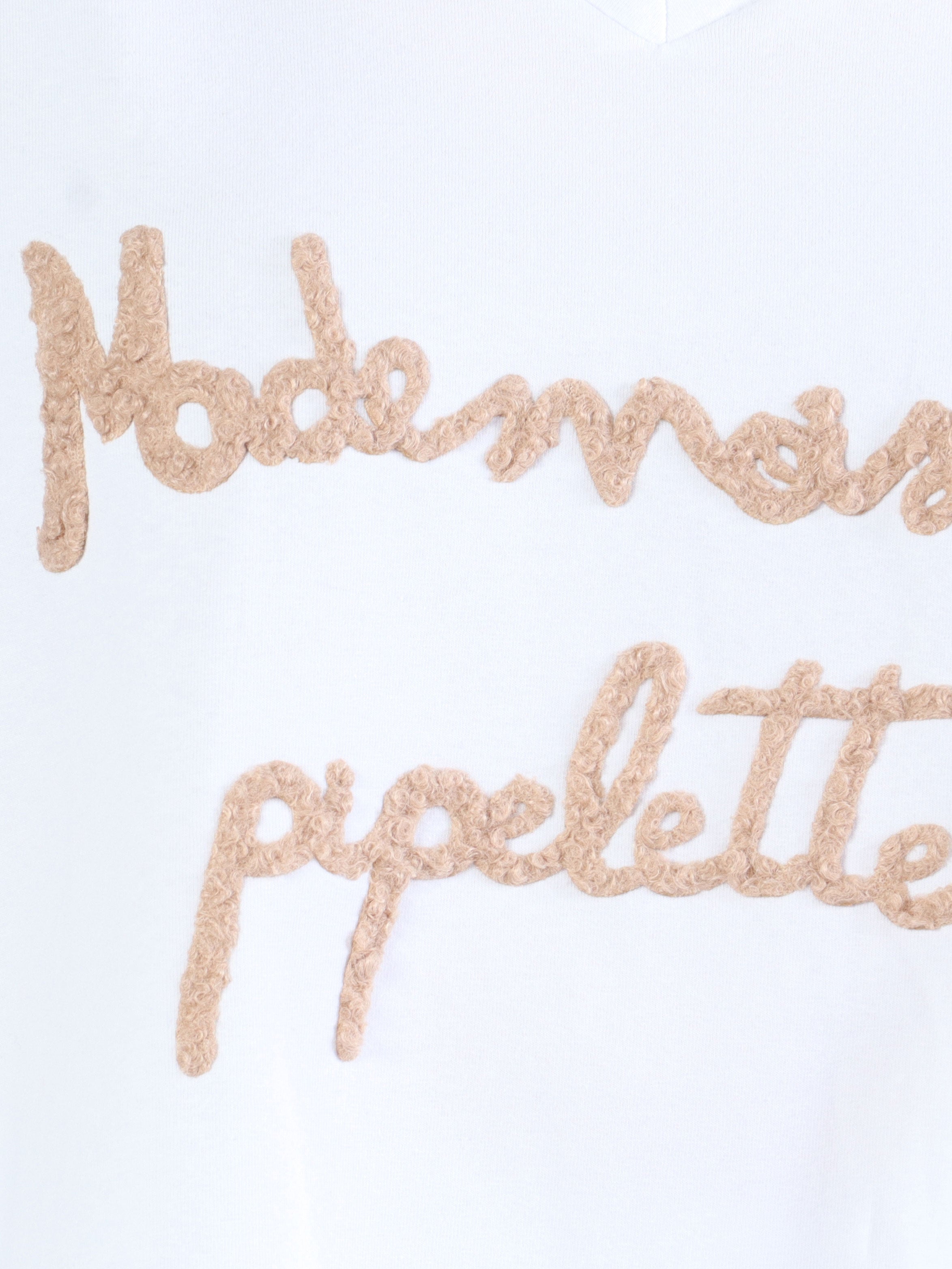 Lady - Vit plus size t-shirt med v-ringning och text på bröstet