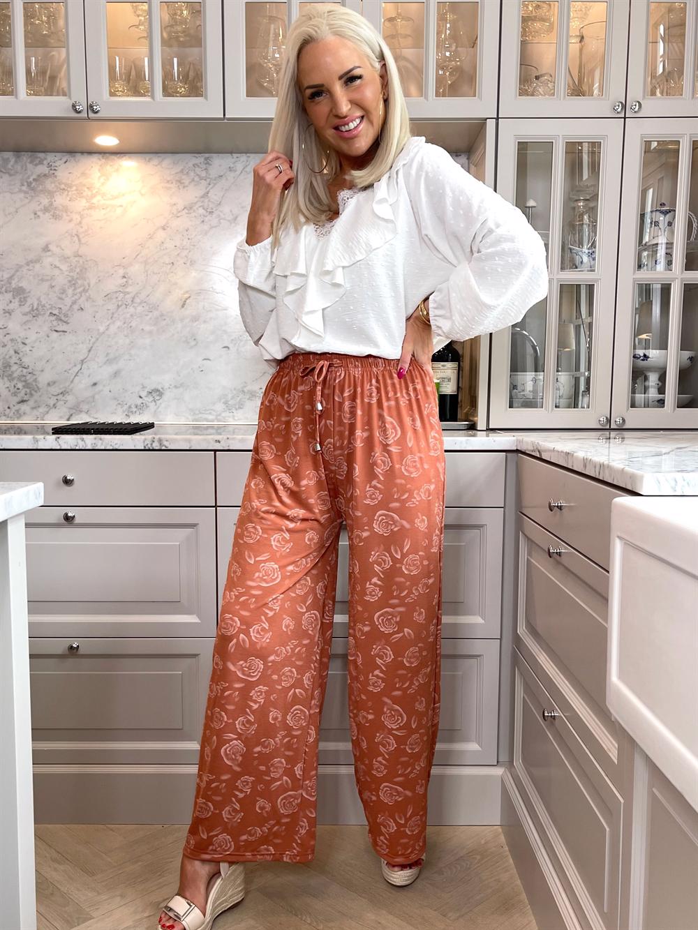 Laiba - Långa byxor med rosenmotiv