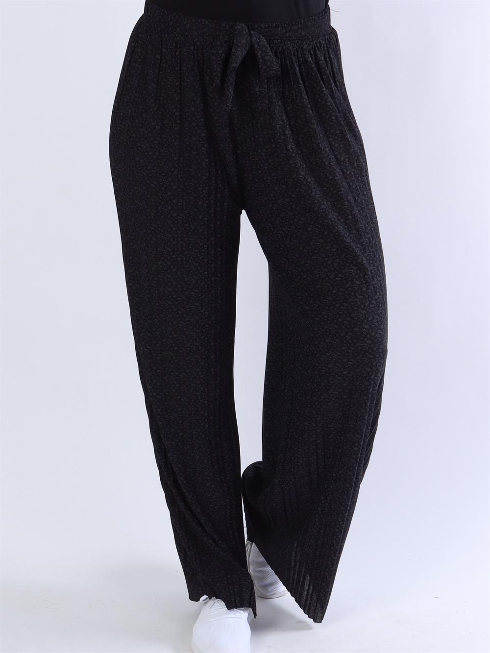 Lajla - Plisserade byxor med litet paisley-mönster