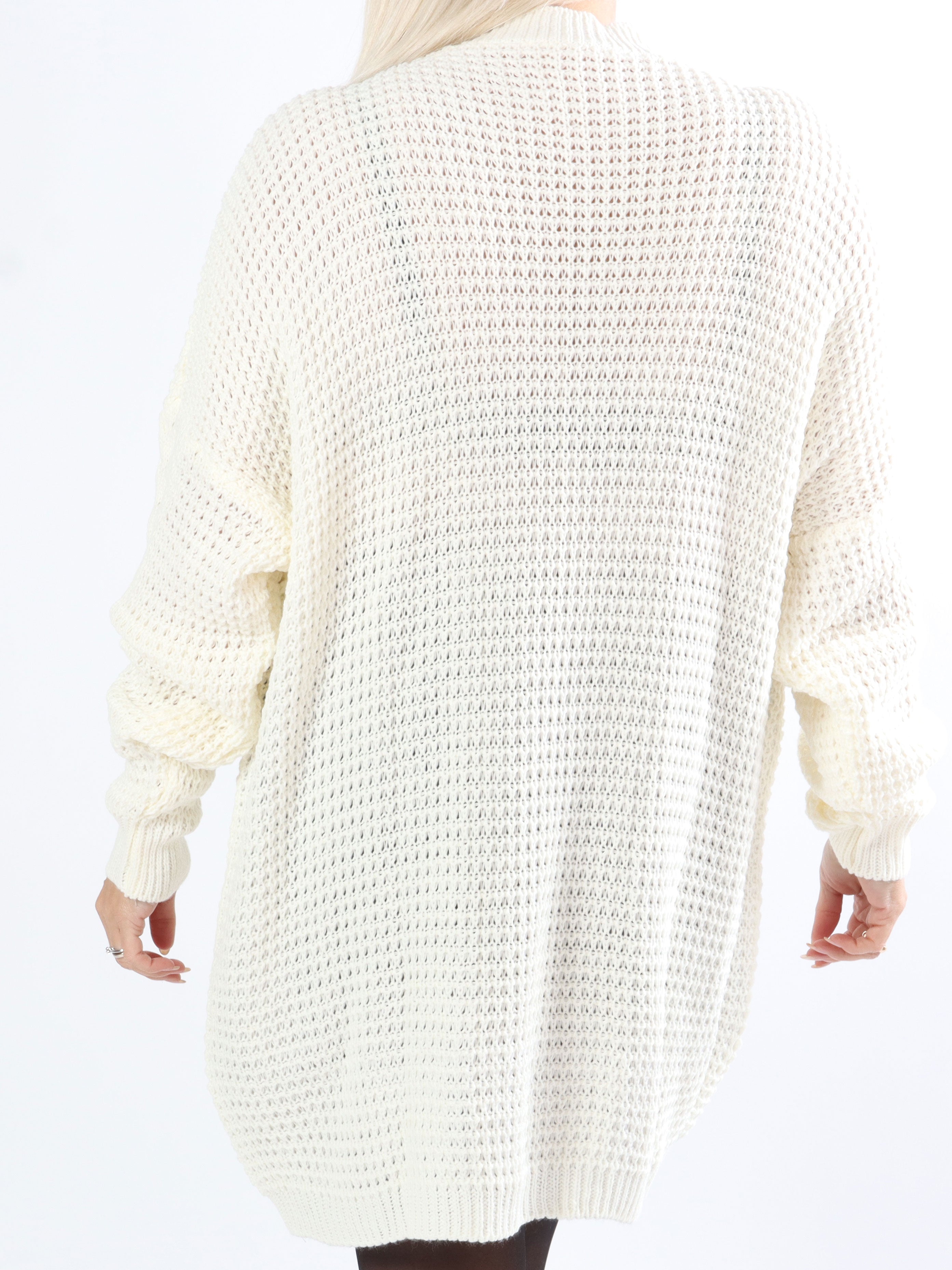 Lalisa - Plus size stickad klänning med kabelstickning och volanger